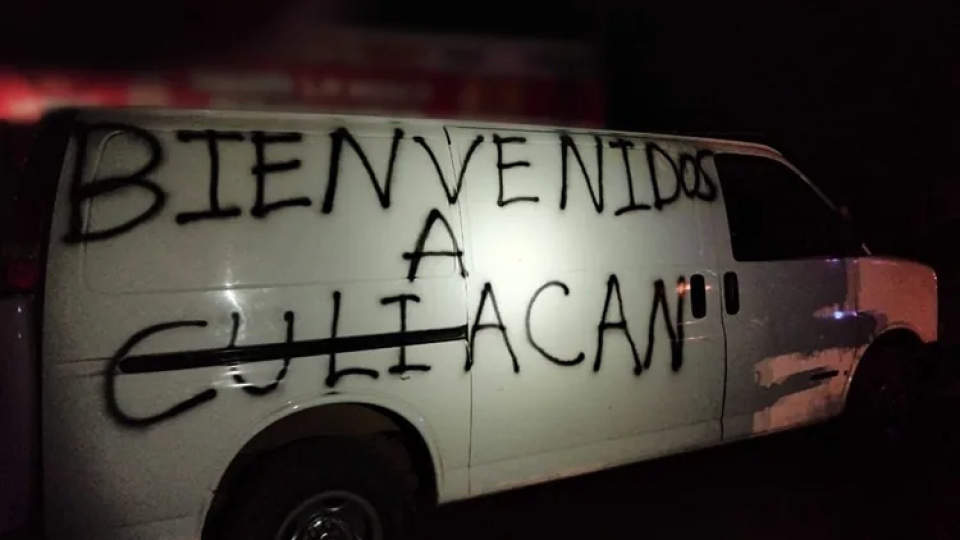 “Bienvenidos a Culiacán”: Hallan cadáveres en camioneta abandonada en Sinaloa