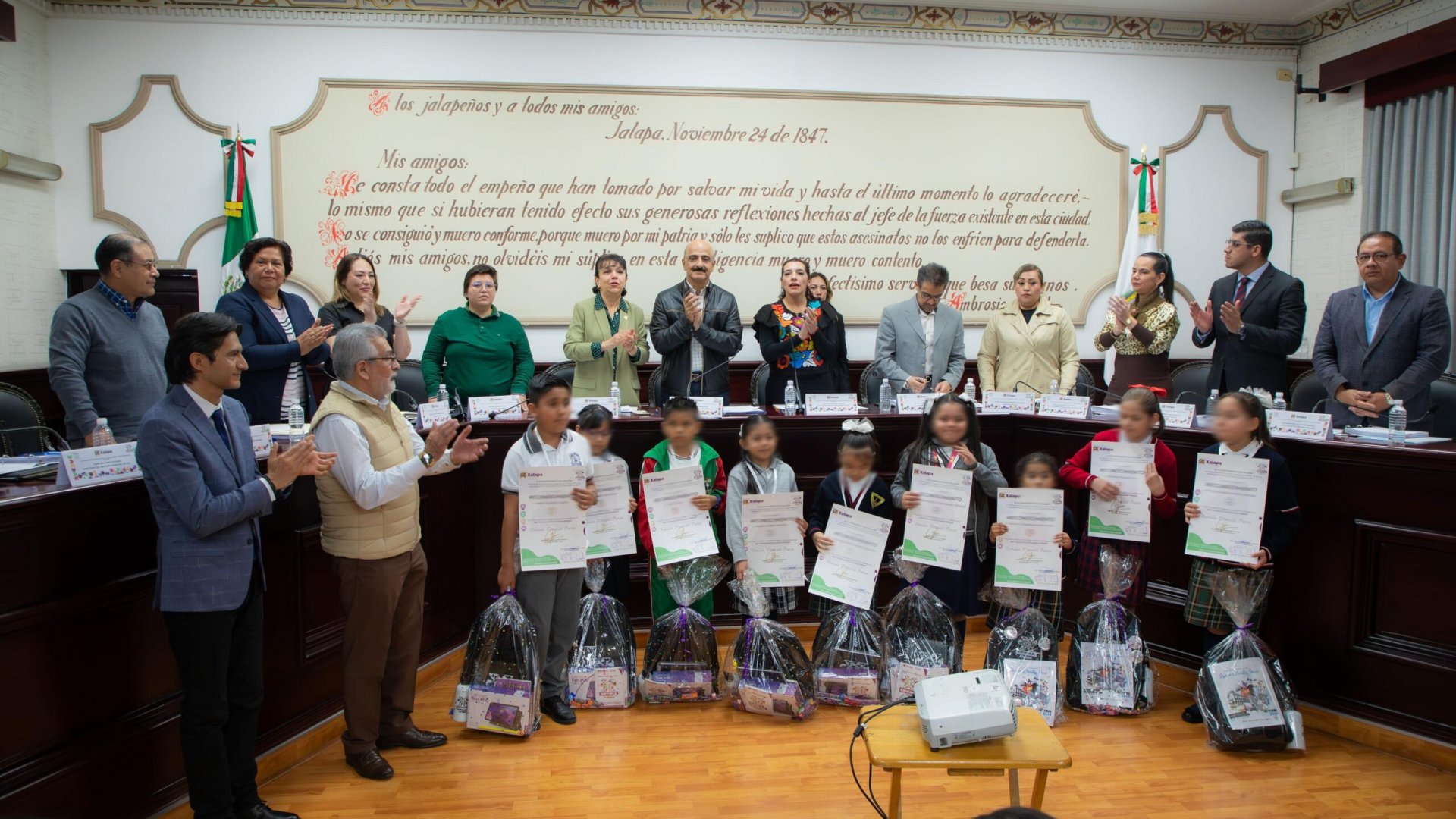 Refrenda Ricardo Ahued compromiso con la niñez y adolescencia de Xalapa
