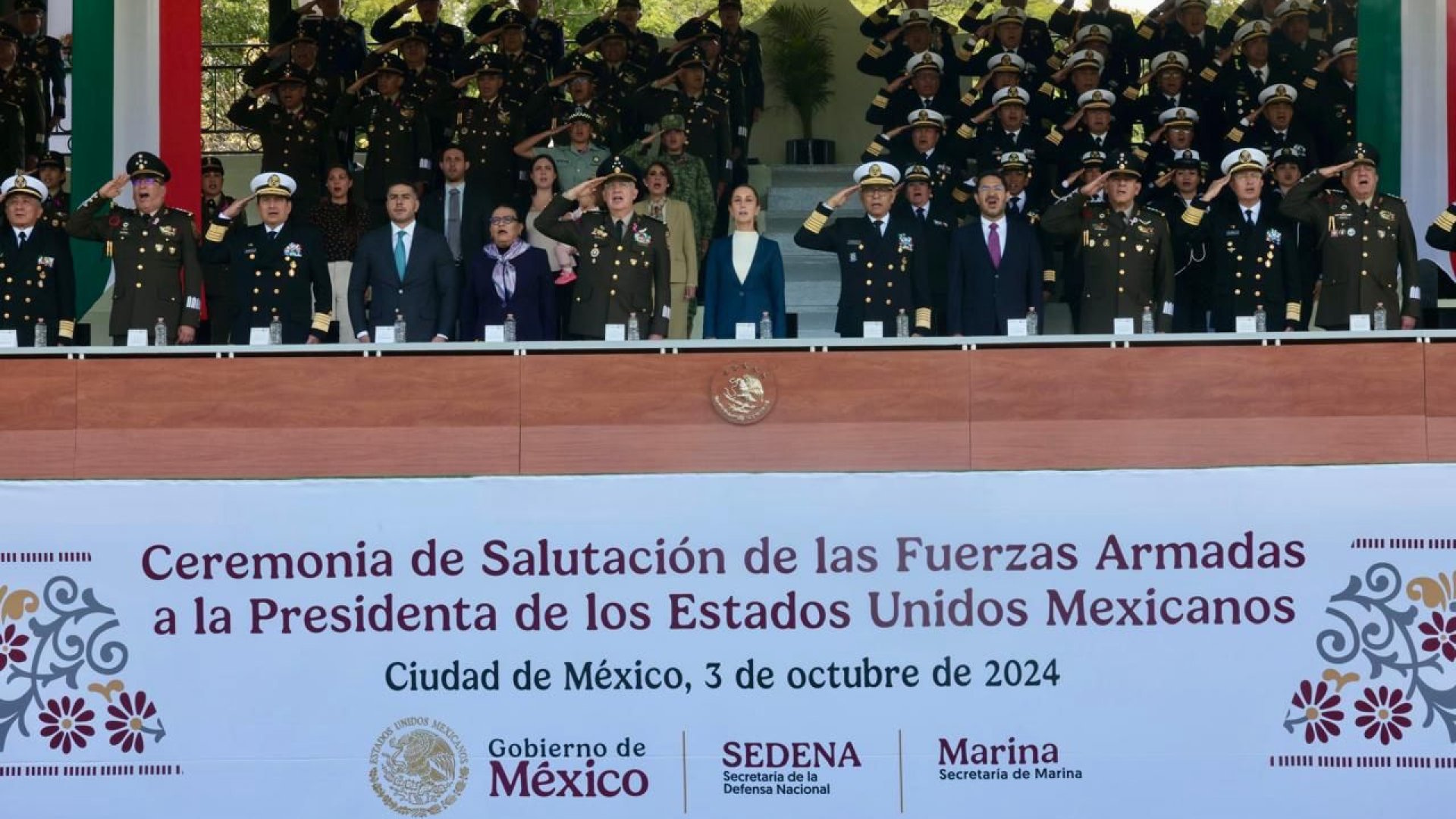 Claudia Sheinbaum Pardo recibe salutación de las Fuerzas Armadas mexicanas