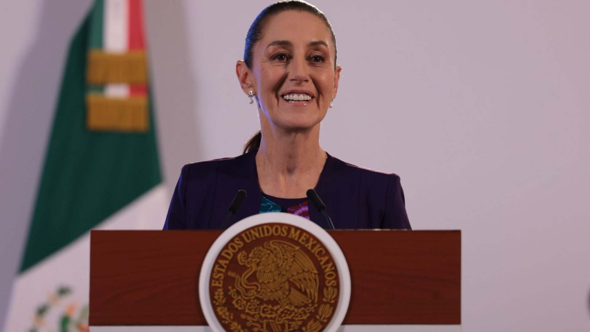 Presidenta Claudia Sheinbaum impulsa reformas para fortalecer PEMEX, CFE y Trenes de pasajeros