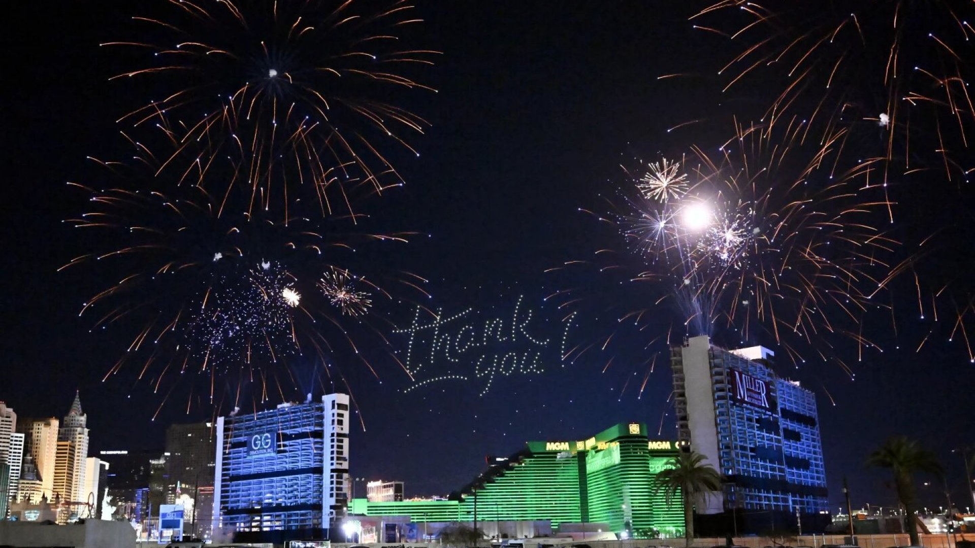 Las Vegas se despide del casino Tropicana con una llamativa implosión