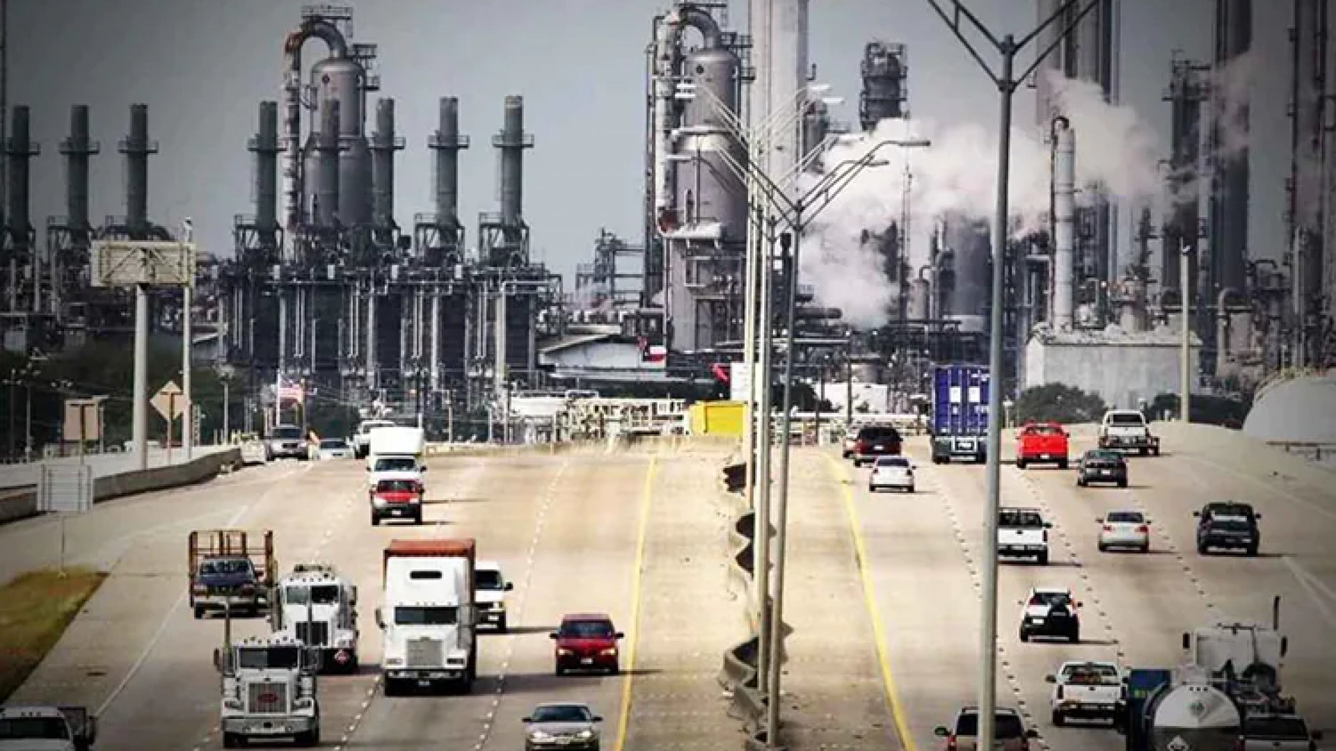 Deer Park: Recuperan en refinería restos de dos trabajadores; hay 13 hospitalizados