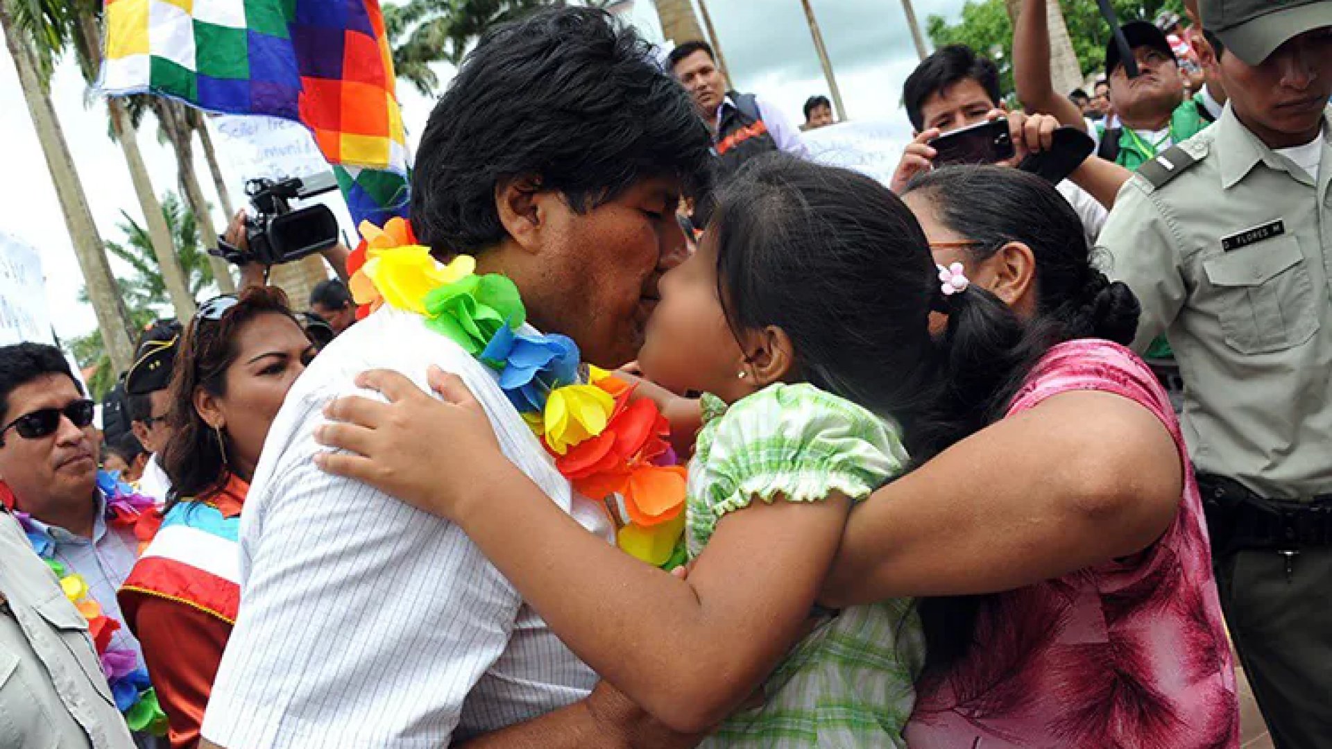 Desaparece presunta víctima de Evo Morales menor de edad a la que habría embarazado