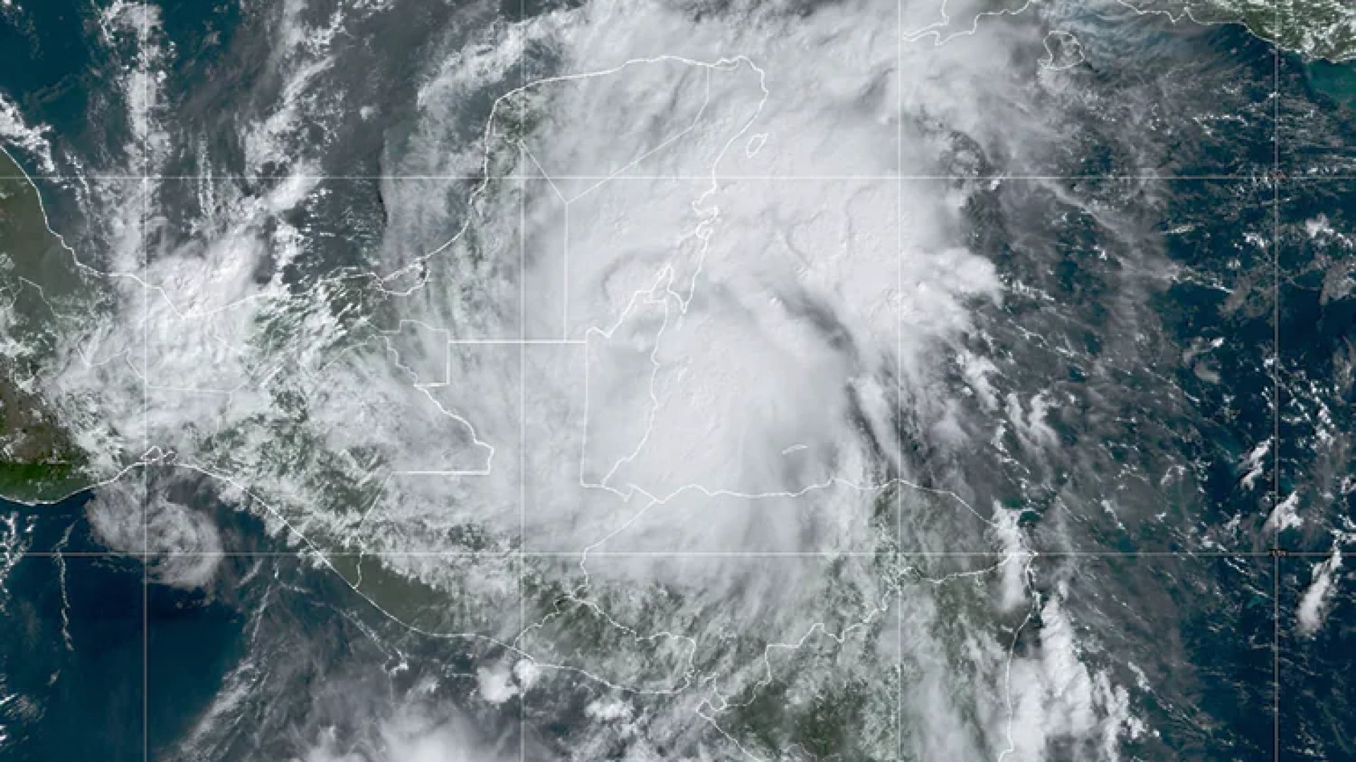 Tormenta tropical Nadine se dirige a Belice y Quintana Roo con lluvias torrenciales