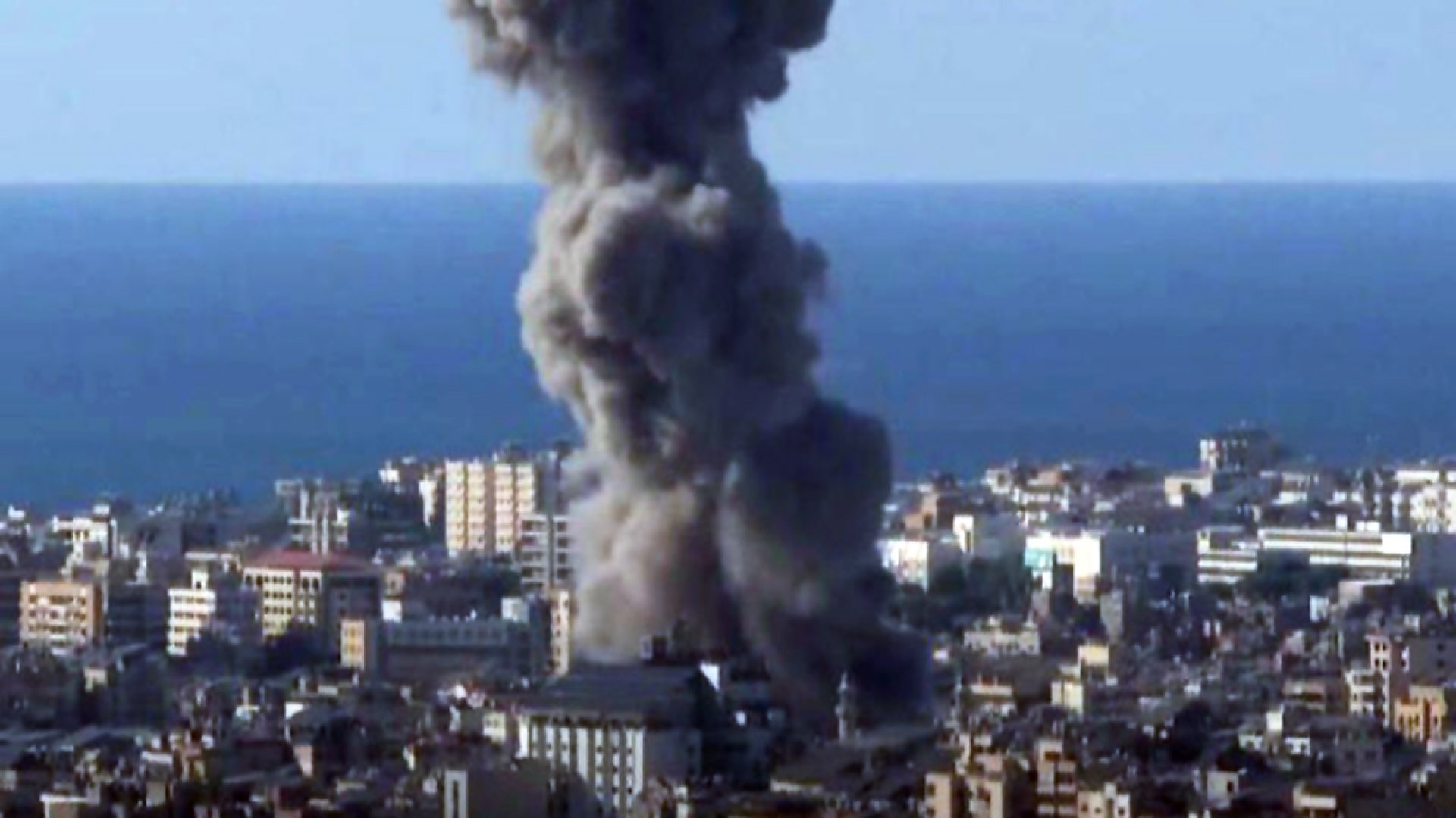 Israel ataca sede de inteligencia y fábrica de armas de Hezbolá