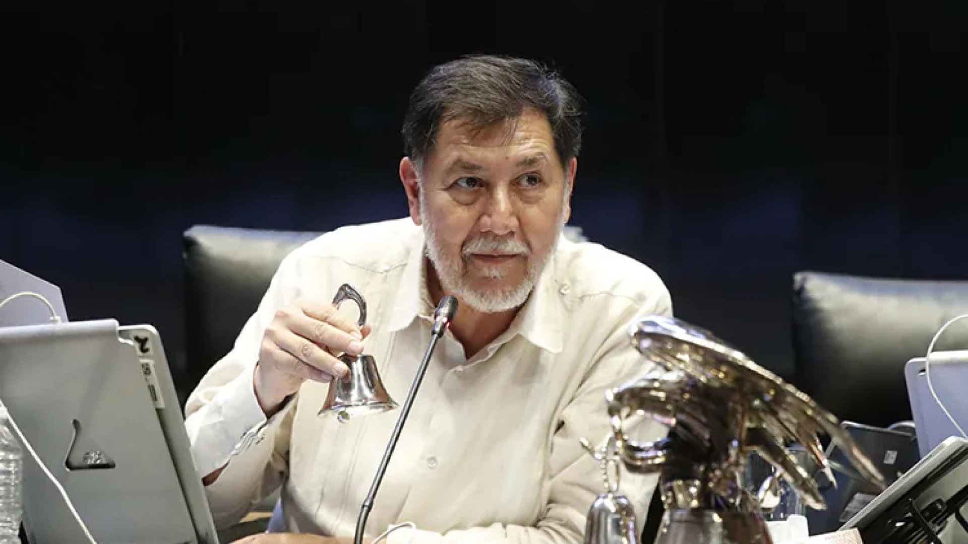 Senado avala “blindar” reformas constitucionales contra amparos
