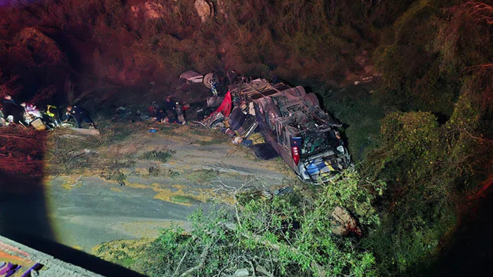 Accidente en Zacatecas: Reportan 24 muertos tras choque y volcadura de autobús