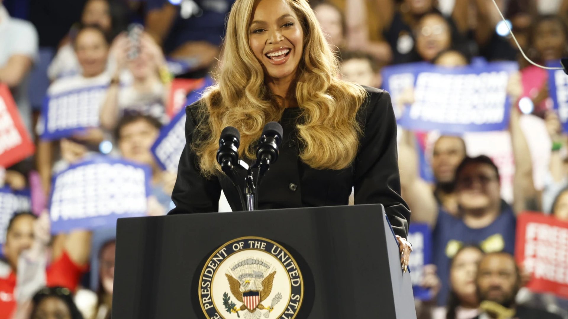 Beyoncé destaca lucha por la libertad de Kamala Harris