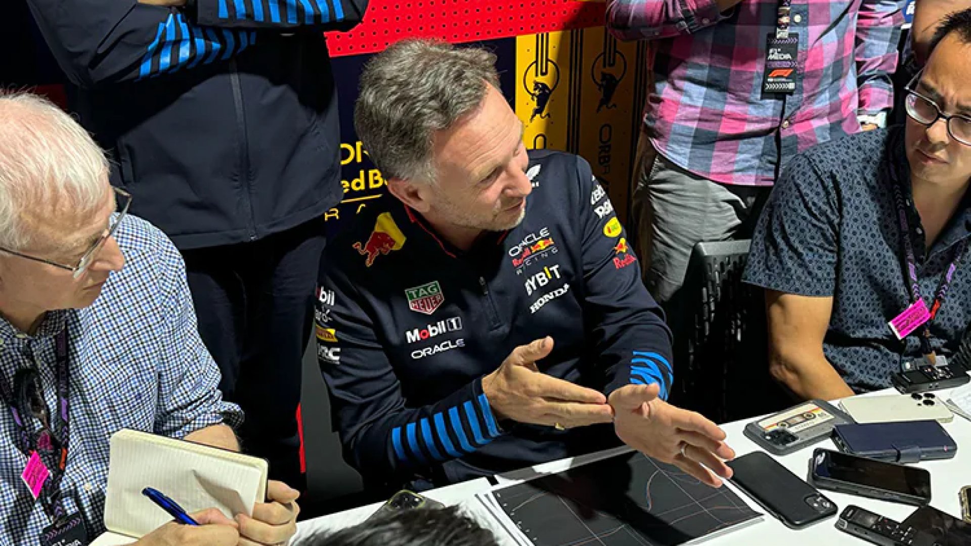 Christian Horner no descarta despido de Checo Pérez de Red Bull