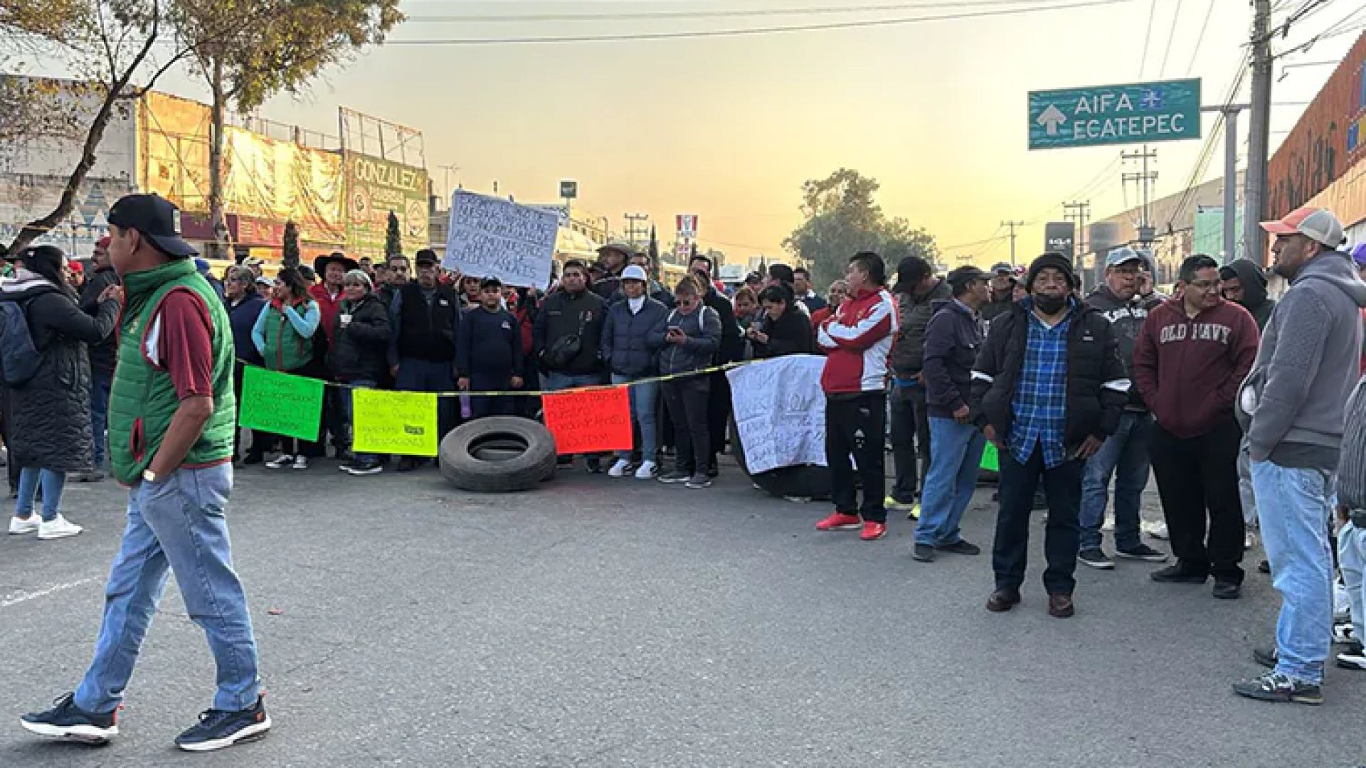 Bloqueos en Ecatepec generan caos vial en Valle de México
