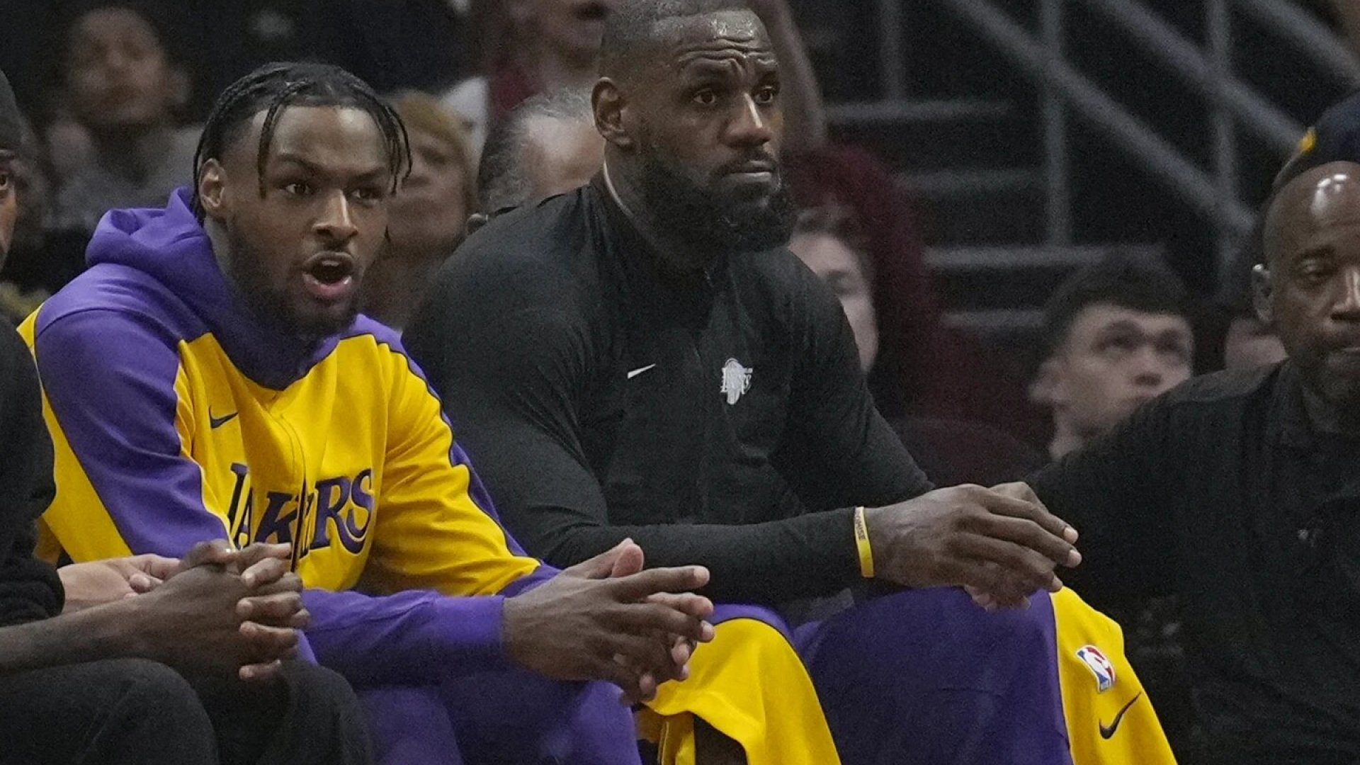 Bronny James anota sus primeros puntos en la NBA