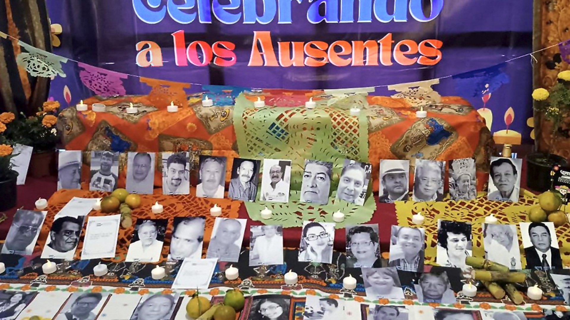 Colocan altar para 42 periodistas fallecidos en Veracruz