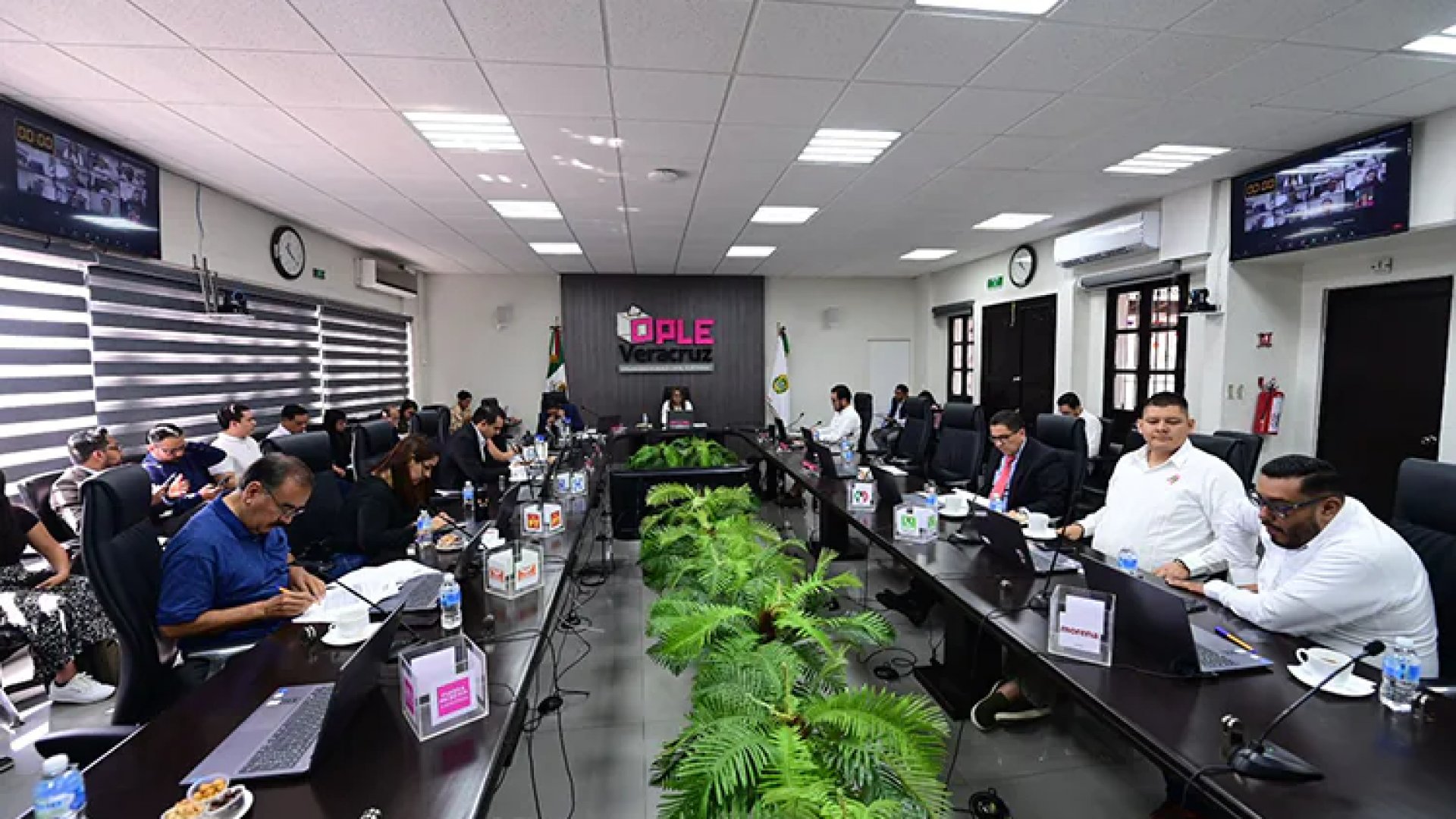 OPLE Veracruz contratará más de mil funcionarios para elecciones de 2025