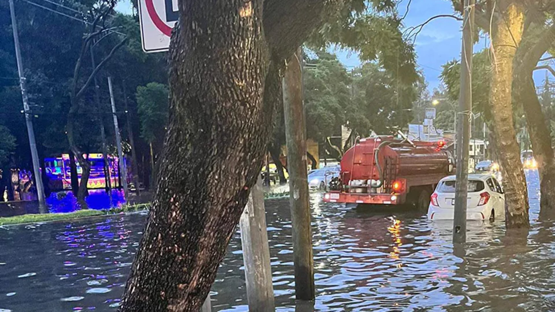 La anegada Minatitlán estaría fuera de declaratoria de emergencia, sin fondos federales