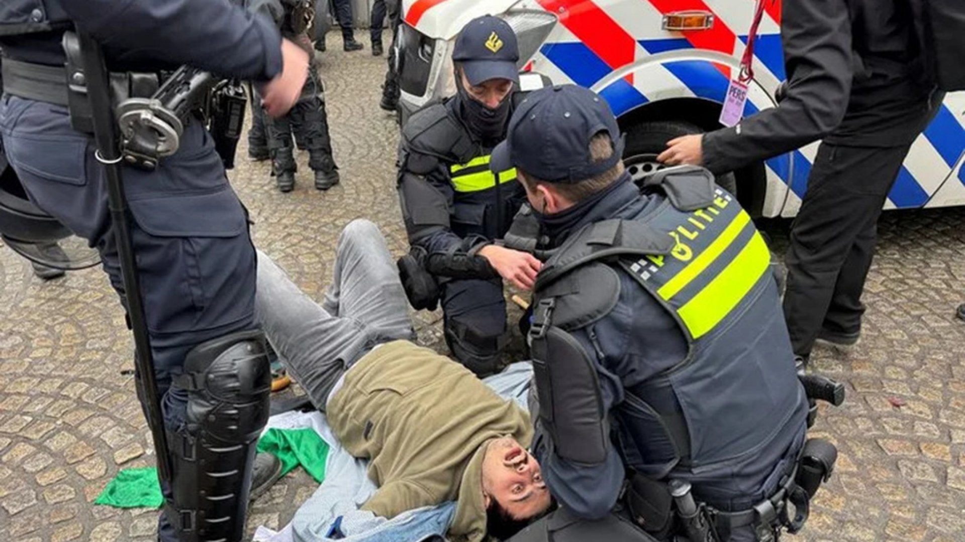 Ámsterdam: Decenas de arrestos durante manifestación pro-palestina prohibida