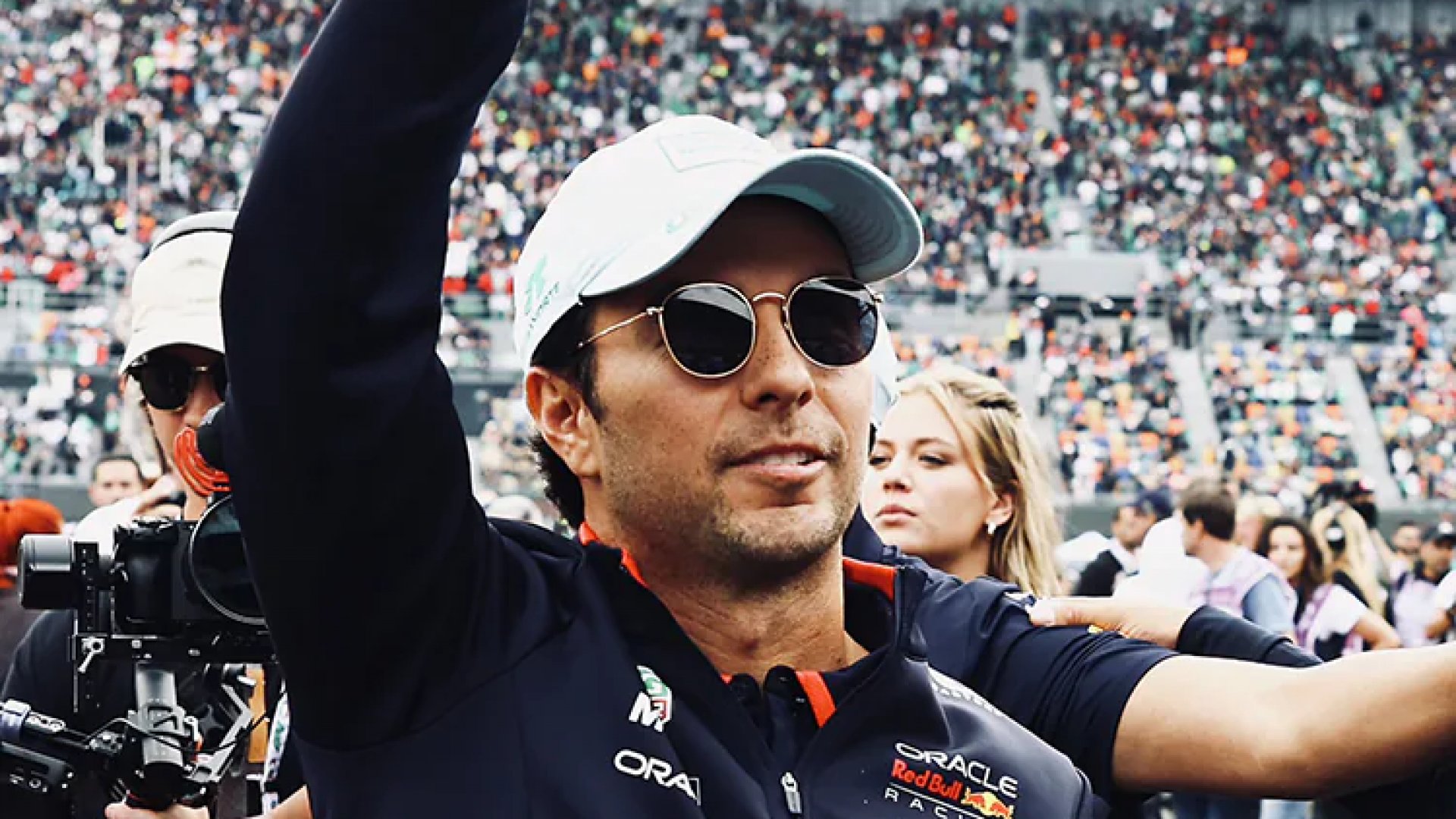 Checo Pérez asegura su lugar en Red Bull en 2025 y consigue patrocinios por 30 mdd
