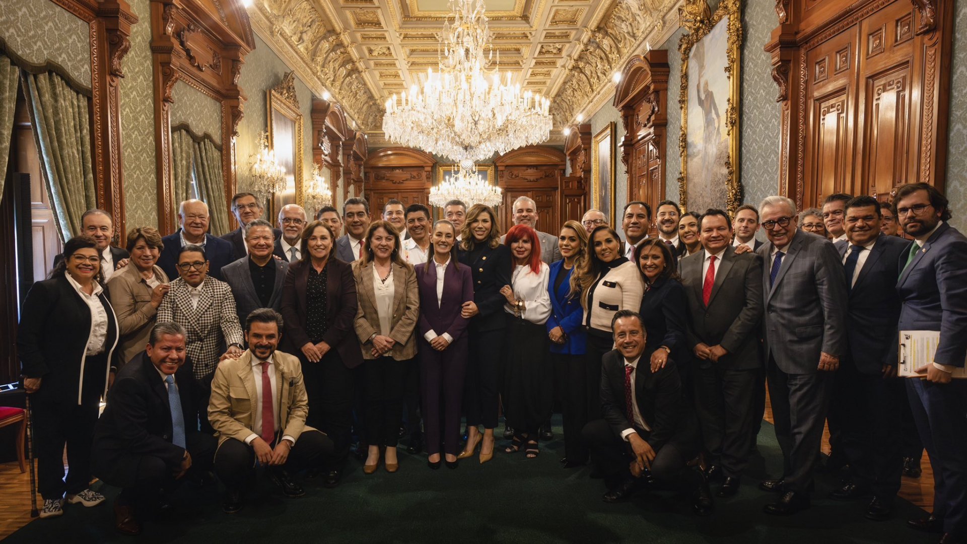 Rocío Nahle asiste a encuentro de gobernadores entrantes y salientes con Claudia Sheinbaum