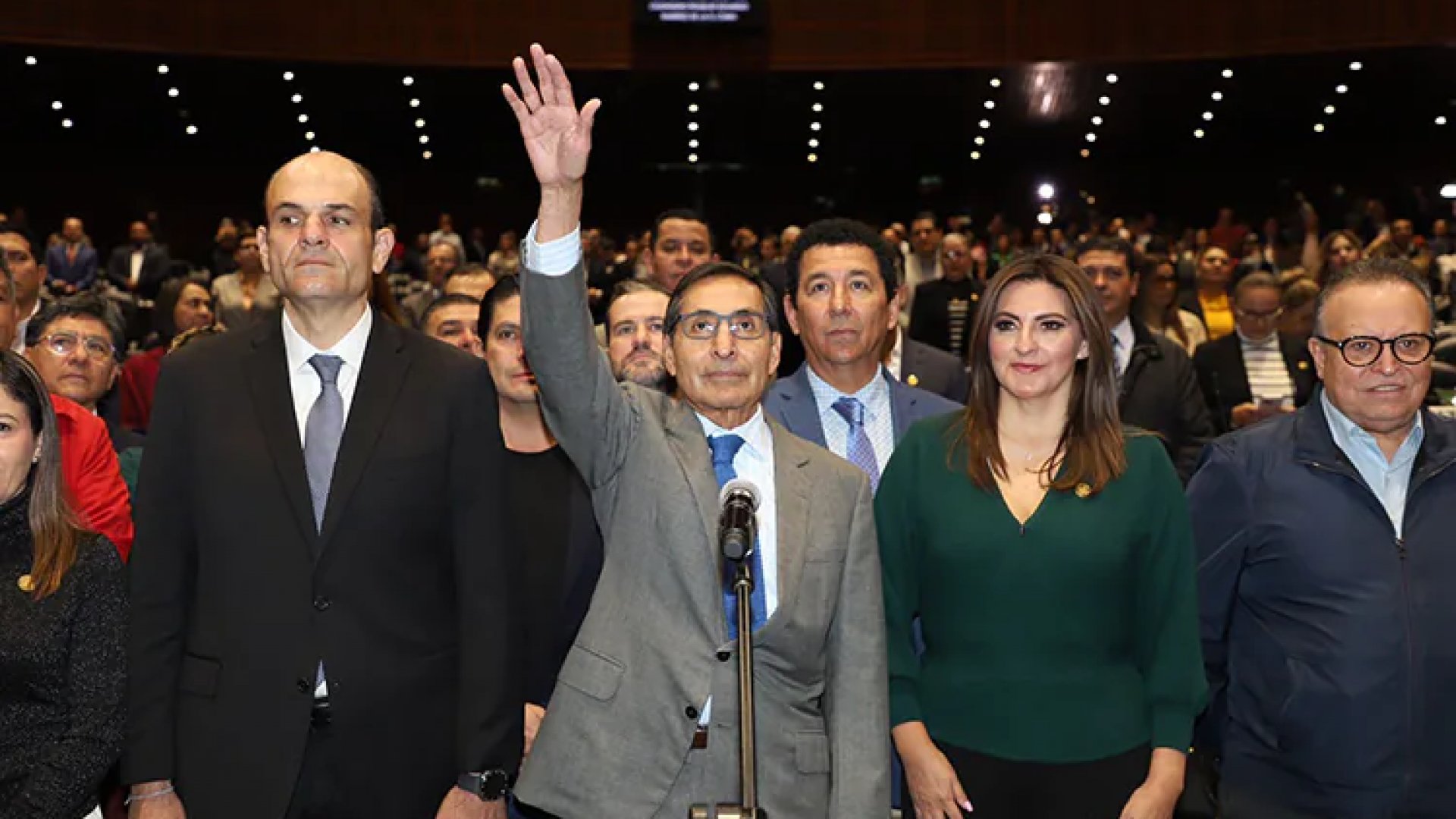 Rogelio Ramírez de la O rinde protesta como titular de la SHCP tras ser ratificado