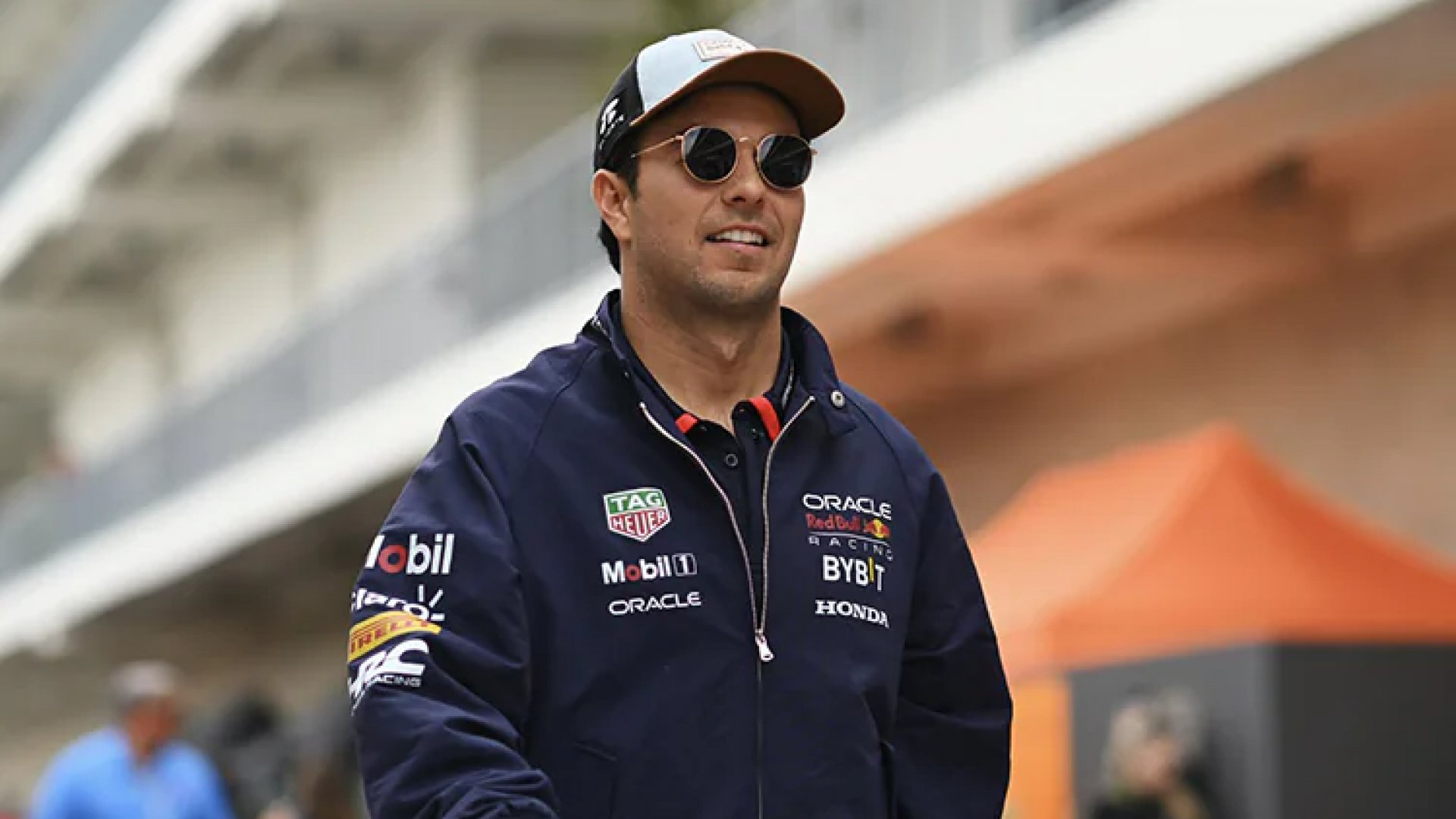 Padre de Checo Pérez exige disculpas a quienes dijeron que el piloto saldría de Red Bull