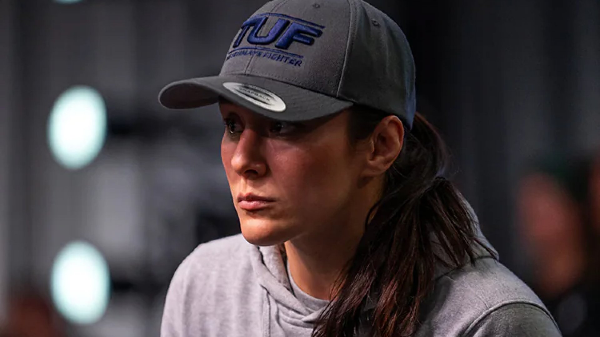 Alexa Grasso se fractura la pierna en entrenamiento