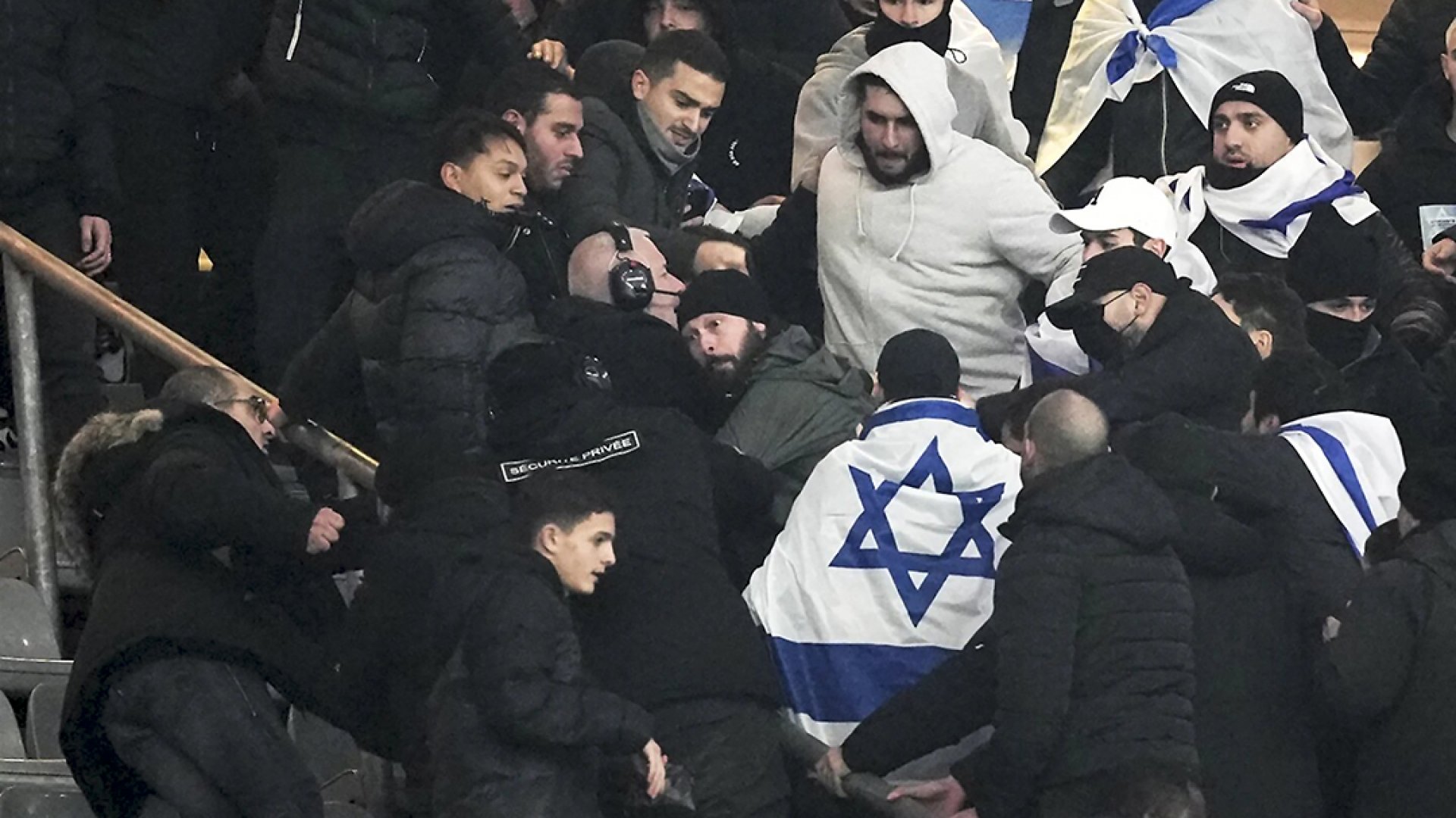 Francia vs. Israel: Riñas dentro del estadio empañan el juego