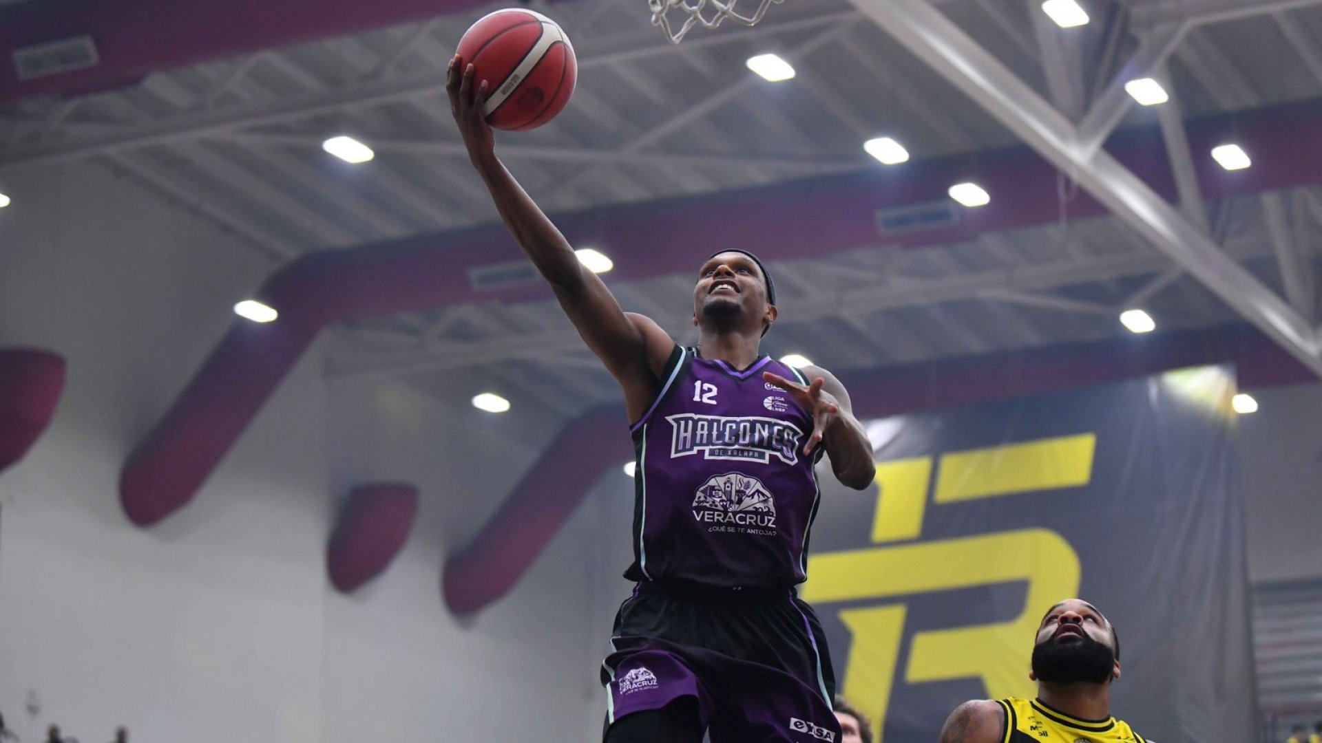 Halcones de Xalapa vence a Fuerza Regia y habrá séptimo juego