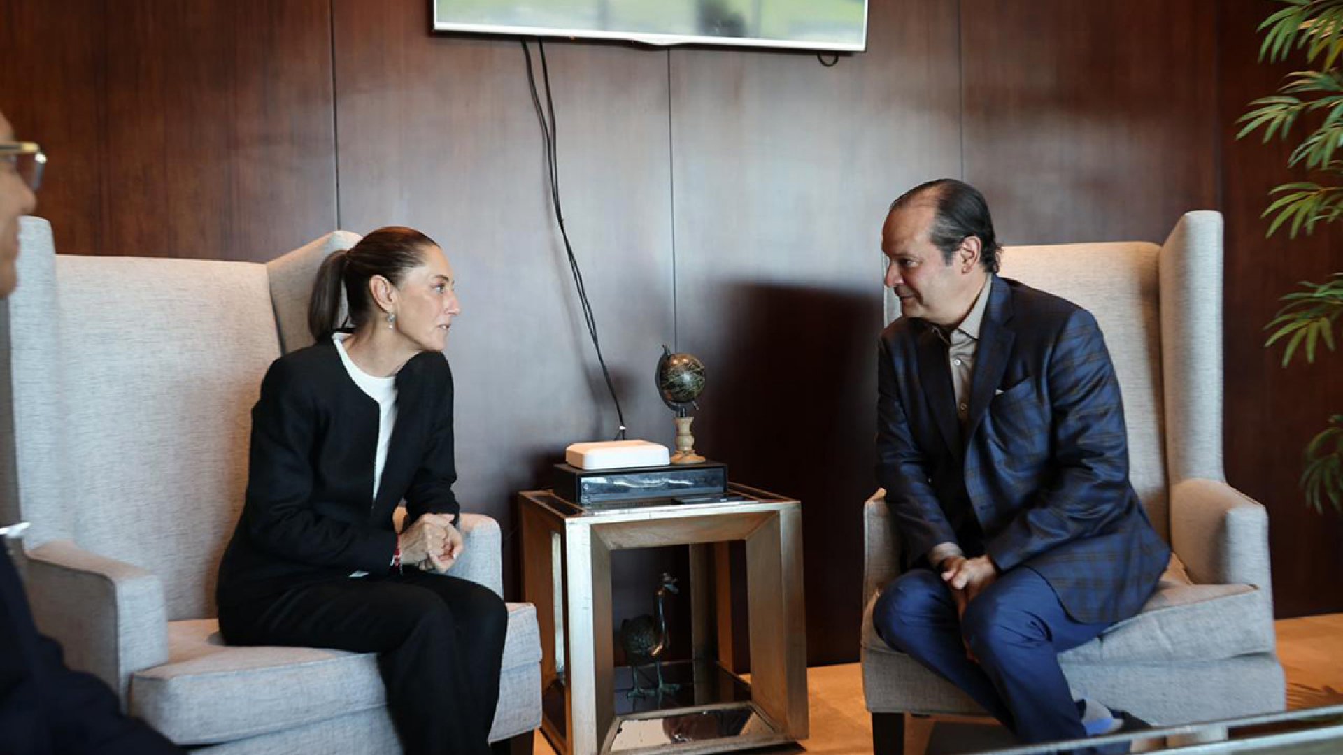 Sheinbaum sostuvo reunión con el canciller de Panamá, Javier Martínez-Acha