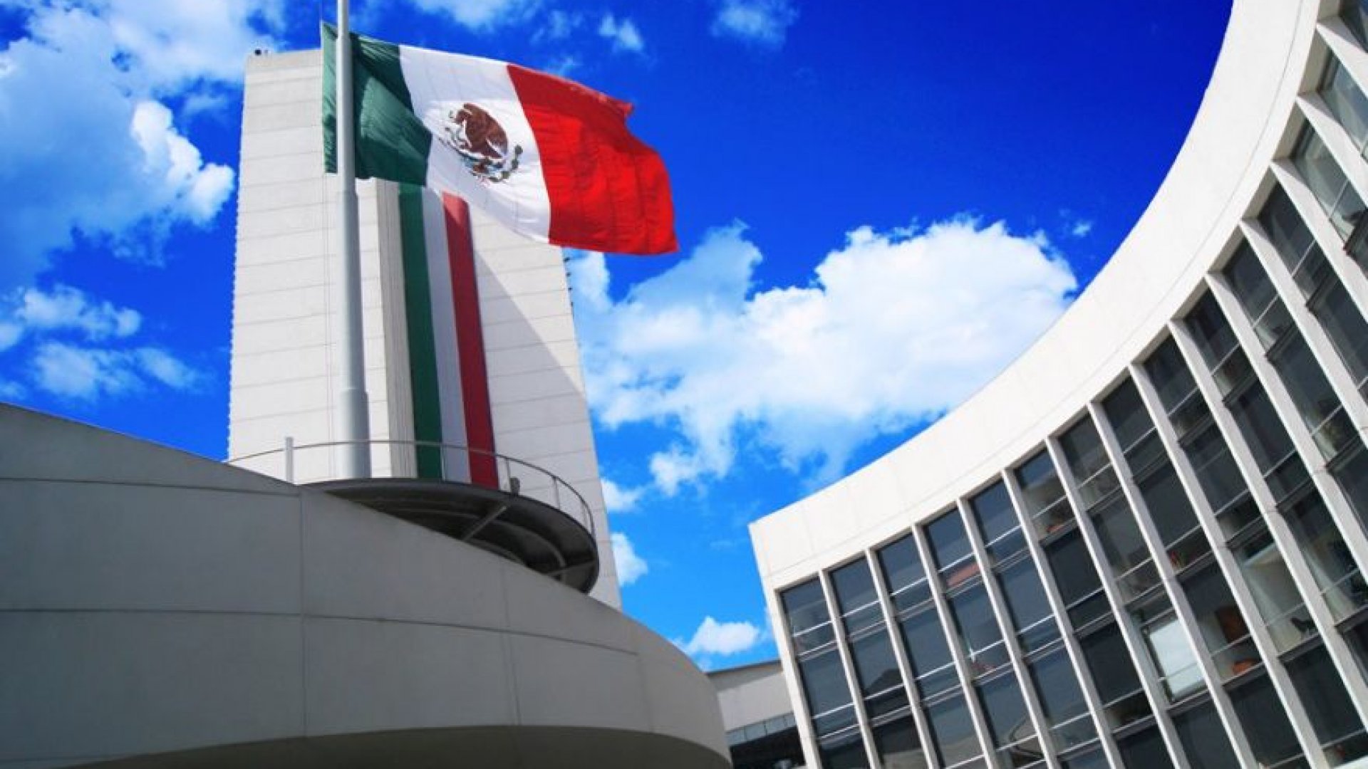 Senado aprueba en lo general reforma para extinguir siete órganos autónomos