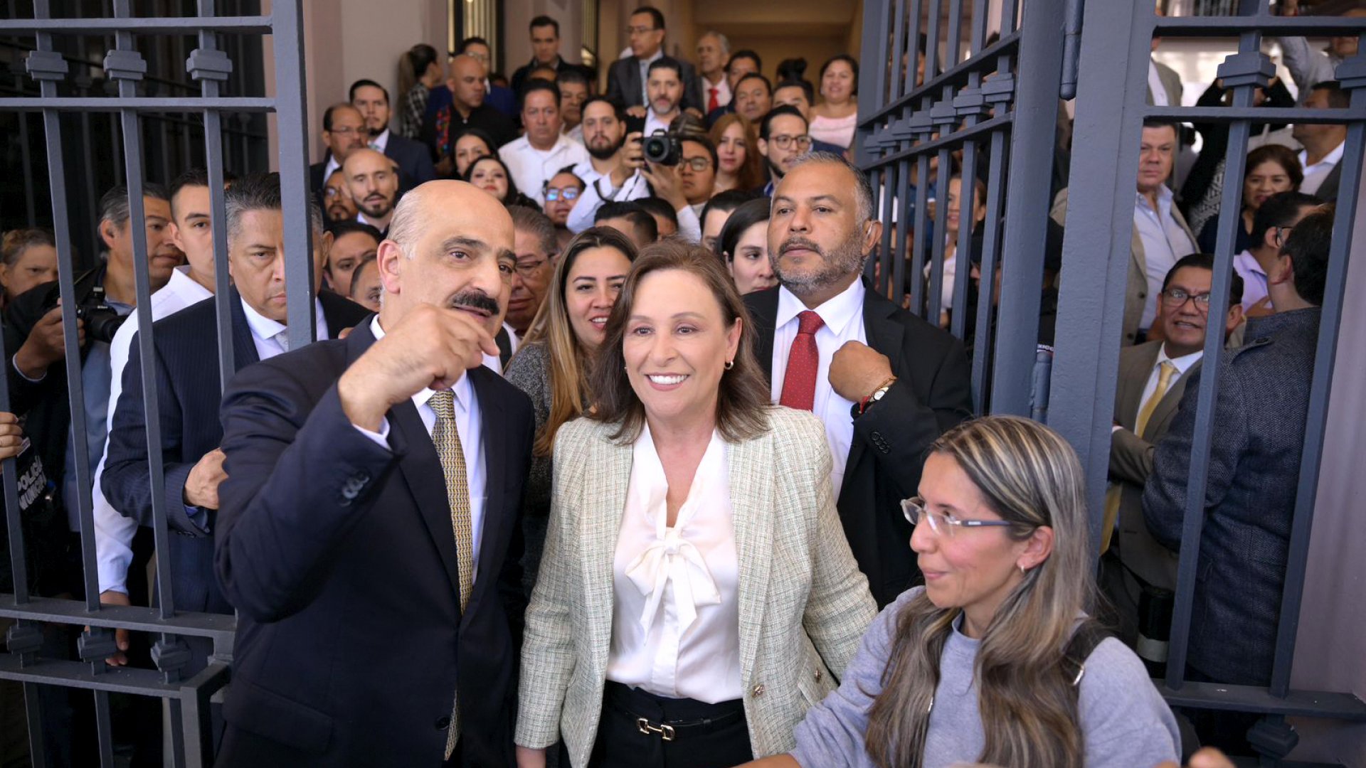 Asiste Rocío Nahle a último informe de Ricardo Ahued