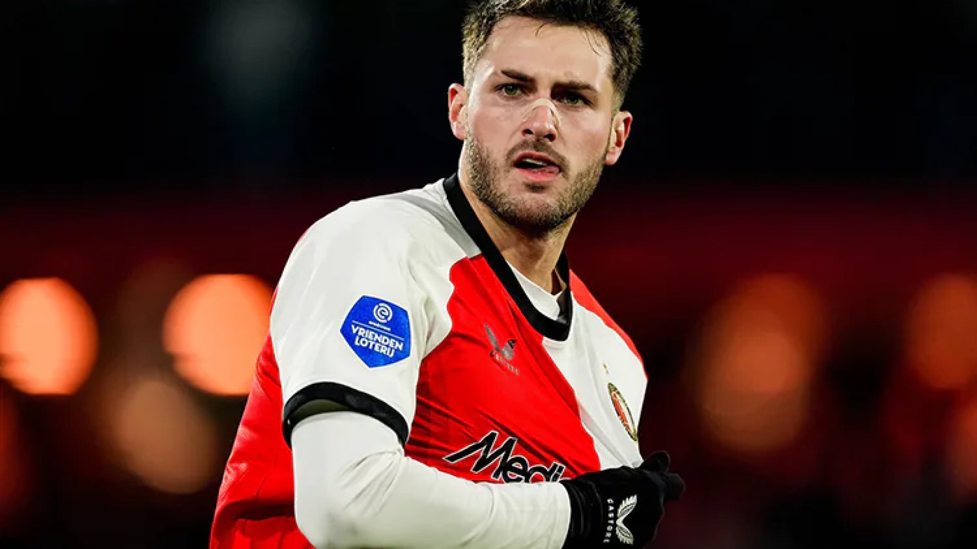 Santiago Giménez rescata al Feyenoord con golazo de chilena | Video