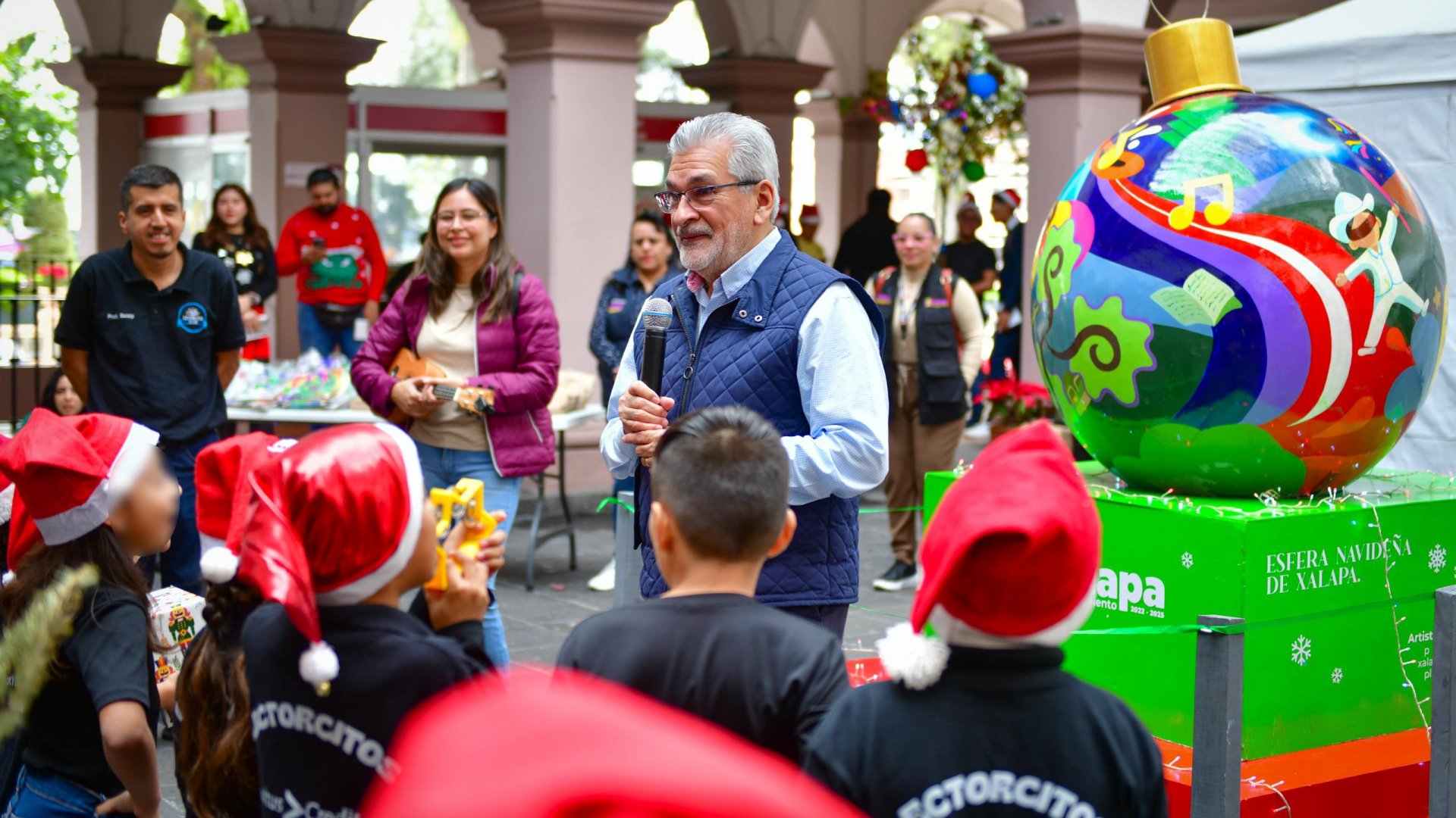 Recibe Alberto Islas a Ramas infantil y juvenil
