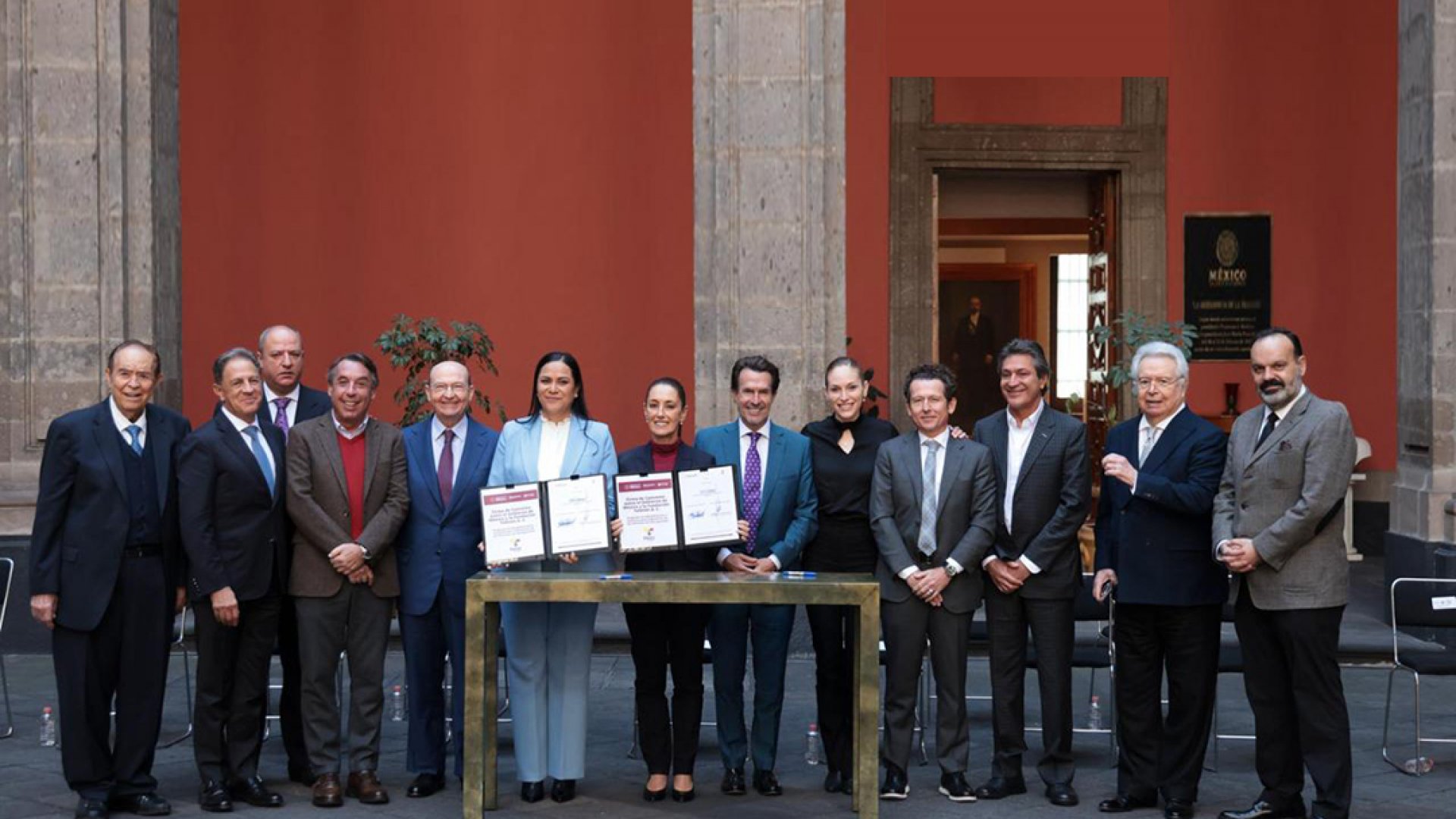 Sheinbaum firma acuerdo con Teletón para destinar 900 mdp a rehabilitación
