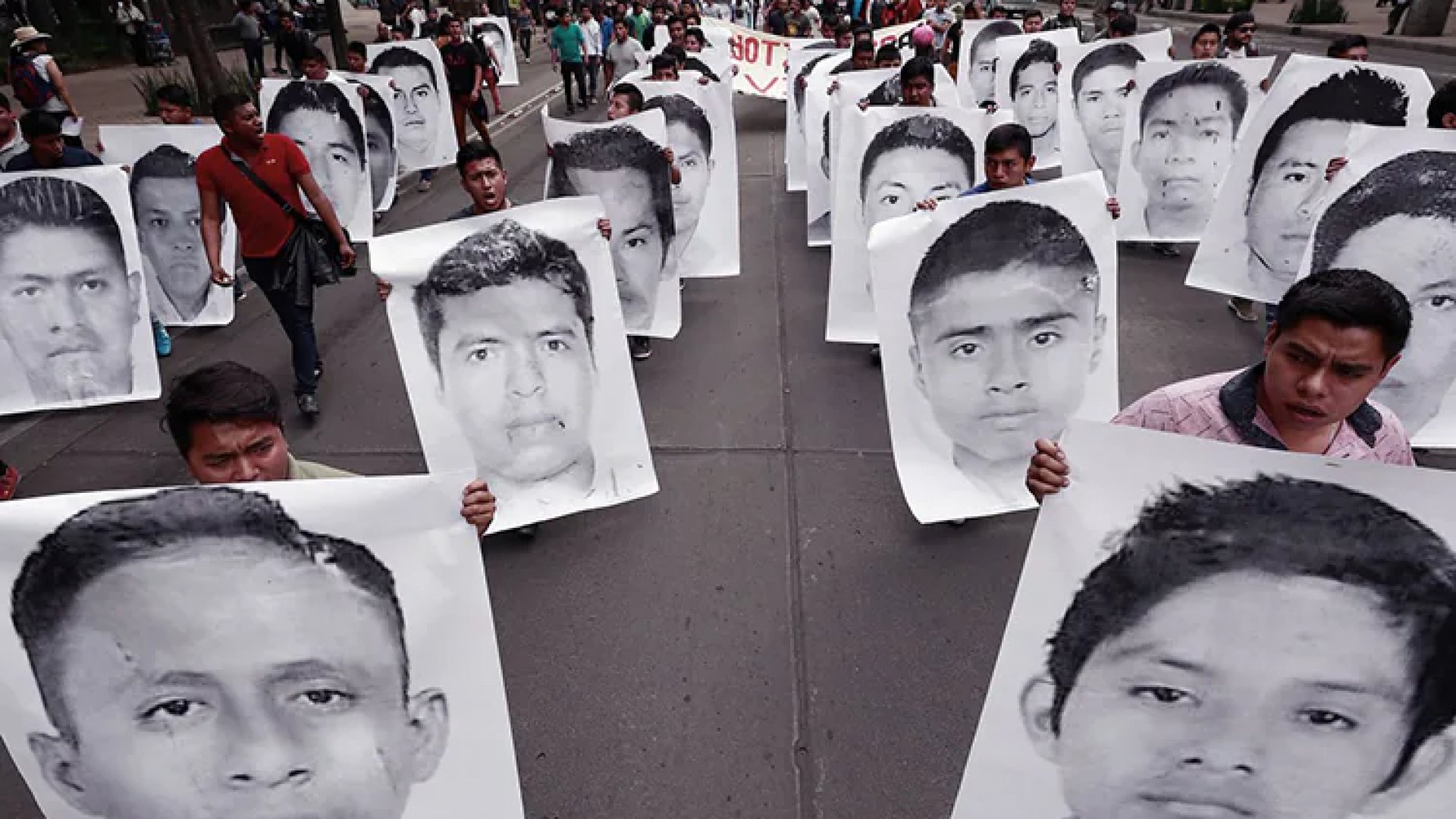 Ayotzinapa: Sheinbaum ofrece “nueva ruta” en caso de los normalistas desaparecidos