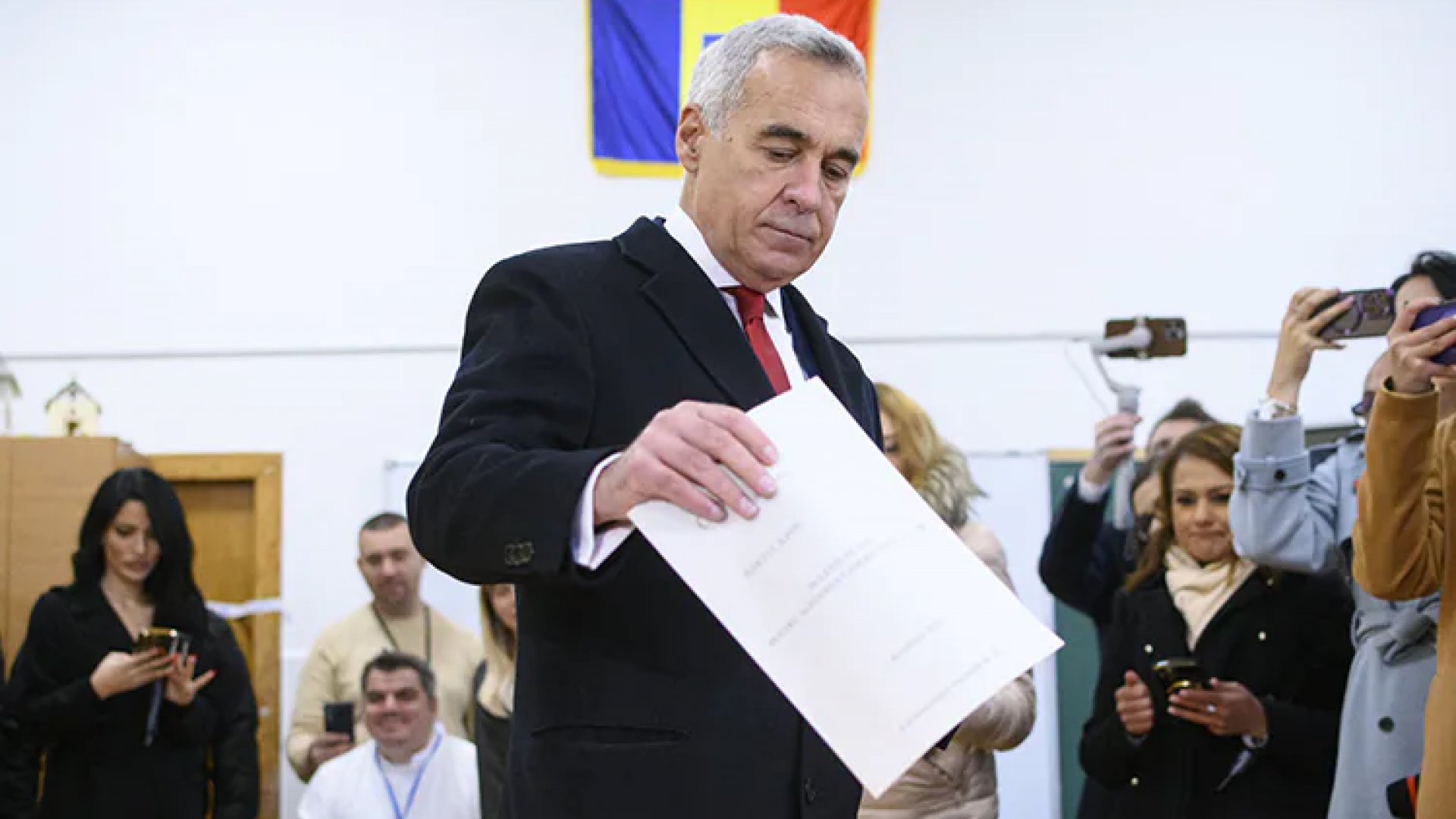 Rumania anula primera vuelta de elecciones presidenciales