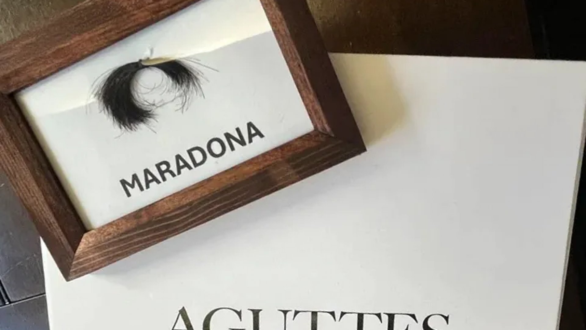 Subastarán mechón de Maradona y jersey de Ronaldo en París