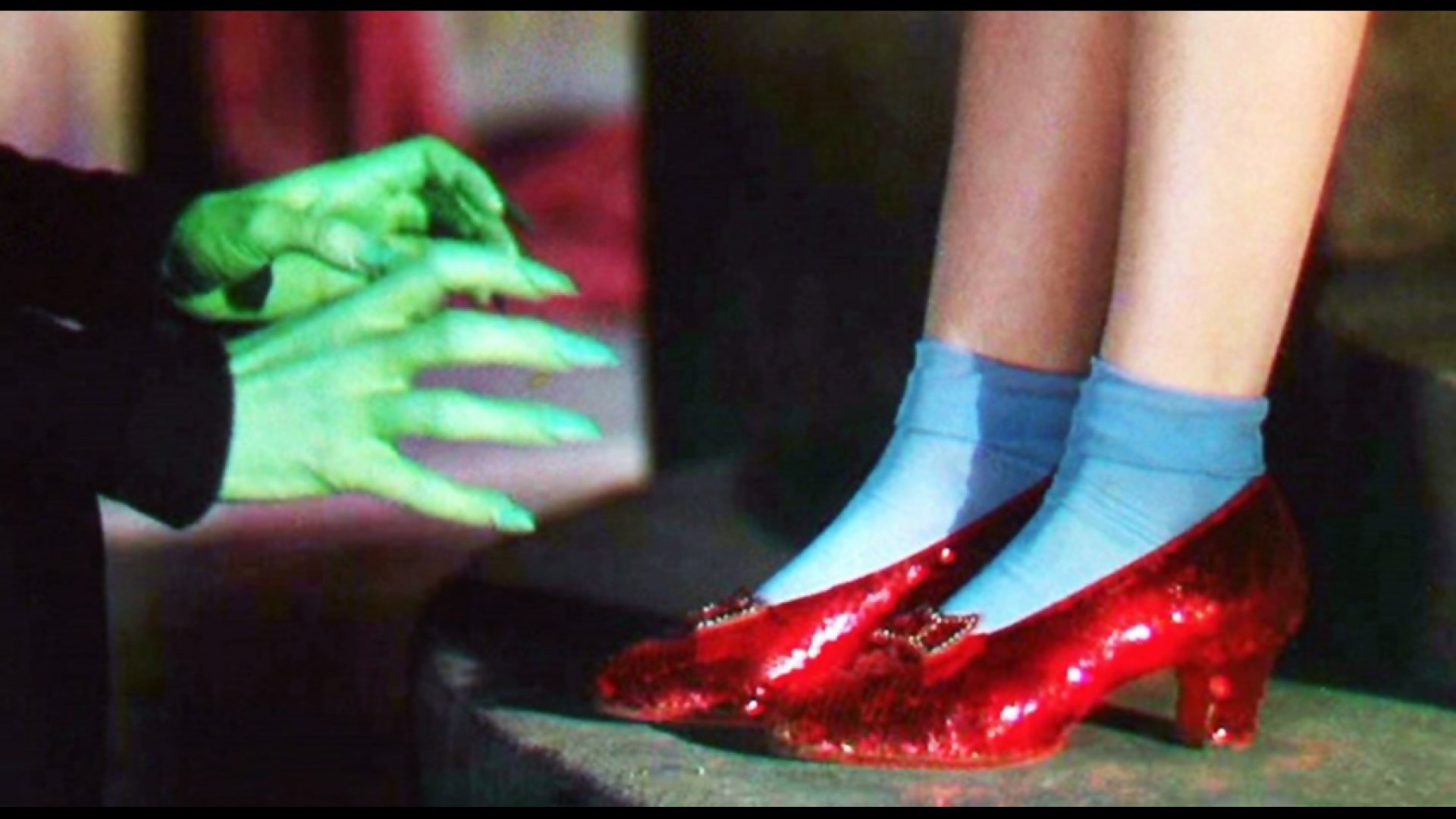Las zapatillas de rubí de Judy Garland se subastan por 28 MDD