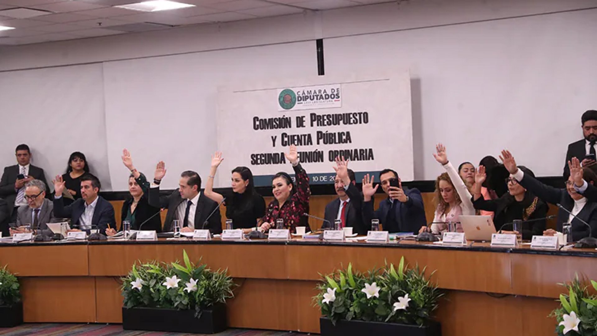 Aprueban dictamen del Presupuesto de Egresos de la Federación 2025 por 9.3 mil mdp