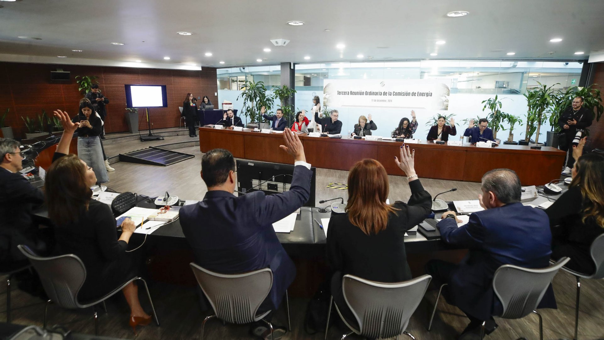 Senado llama a CONAGUA a iniciar estudios que permitan reclasificar tarifas eléctricas en Veracruz