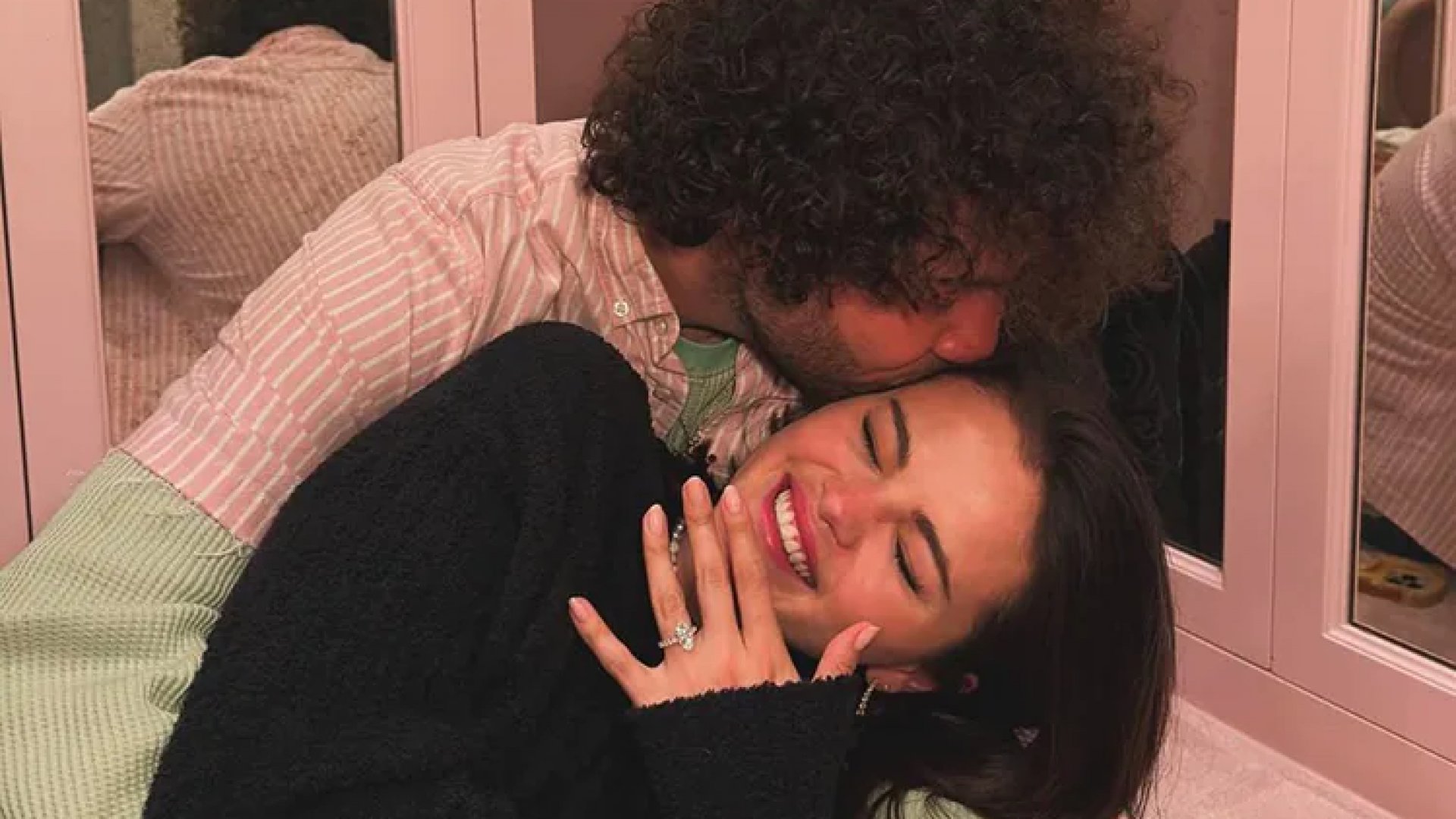 Selena Gomez anuncia su compromiso con Benny Blanco