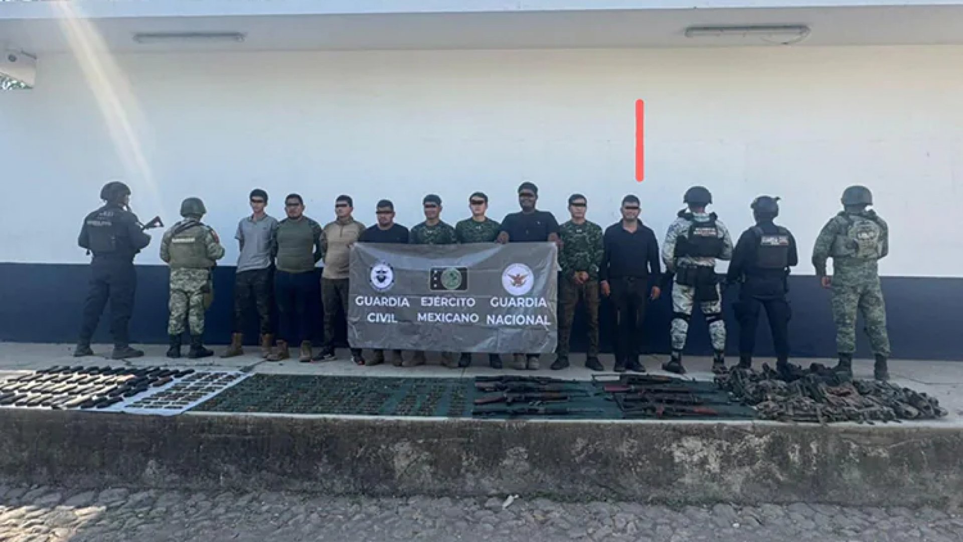 Caen nueve integrantes de Los Caballeros Templarios en Apatzingán, Michoacán