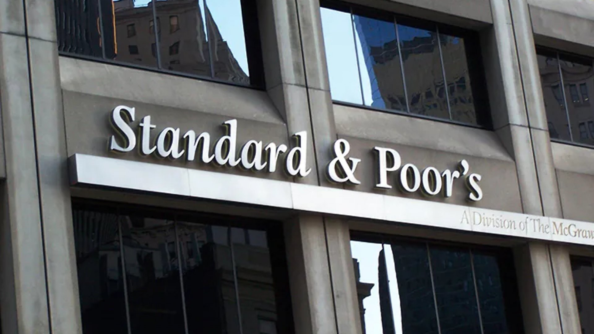 Standard and Poor’s ratifica calificación crediticia de México con perspectiva estable