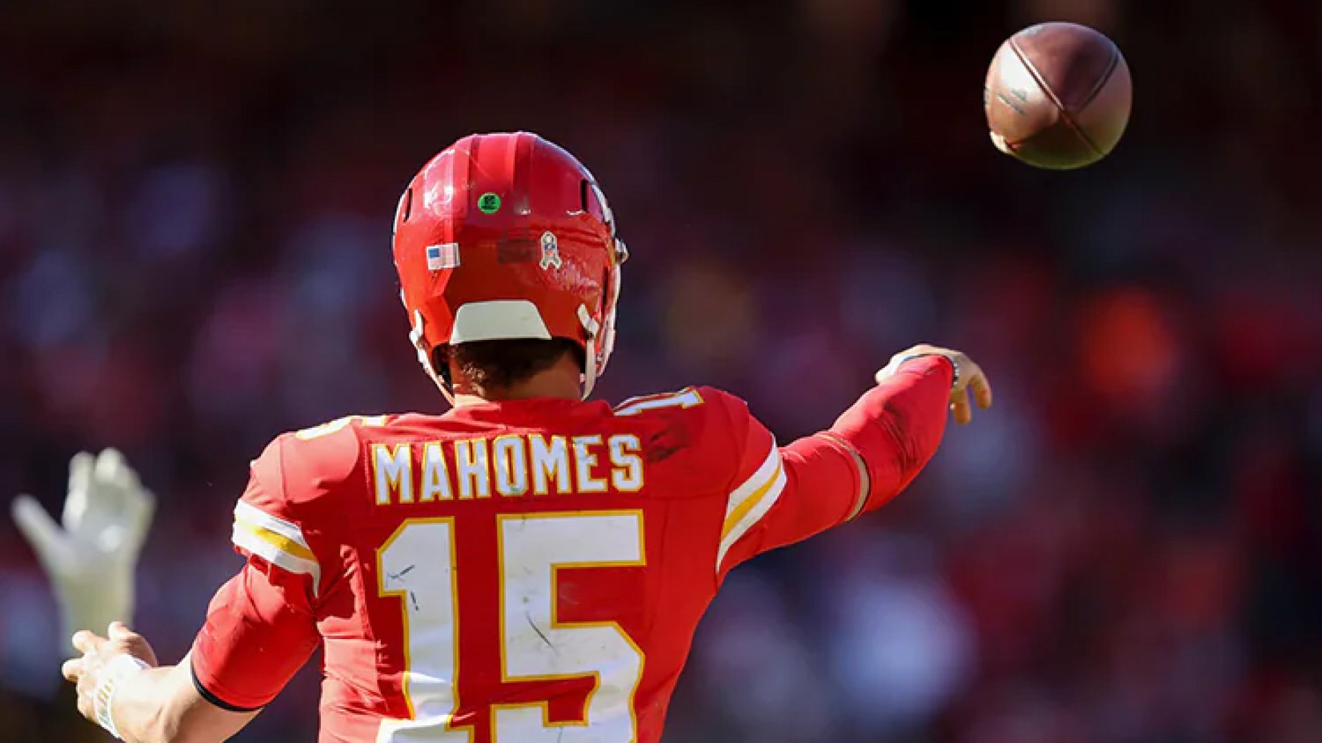 Esguince de Patrick Mahomes podría no ser grave: ESPN