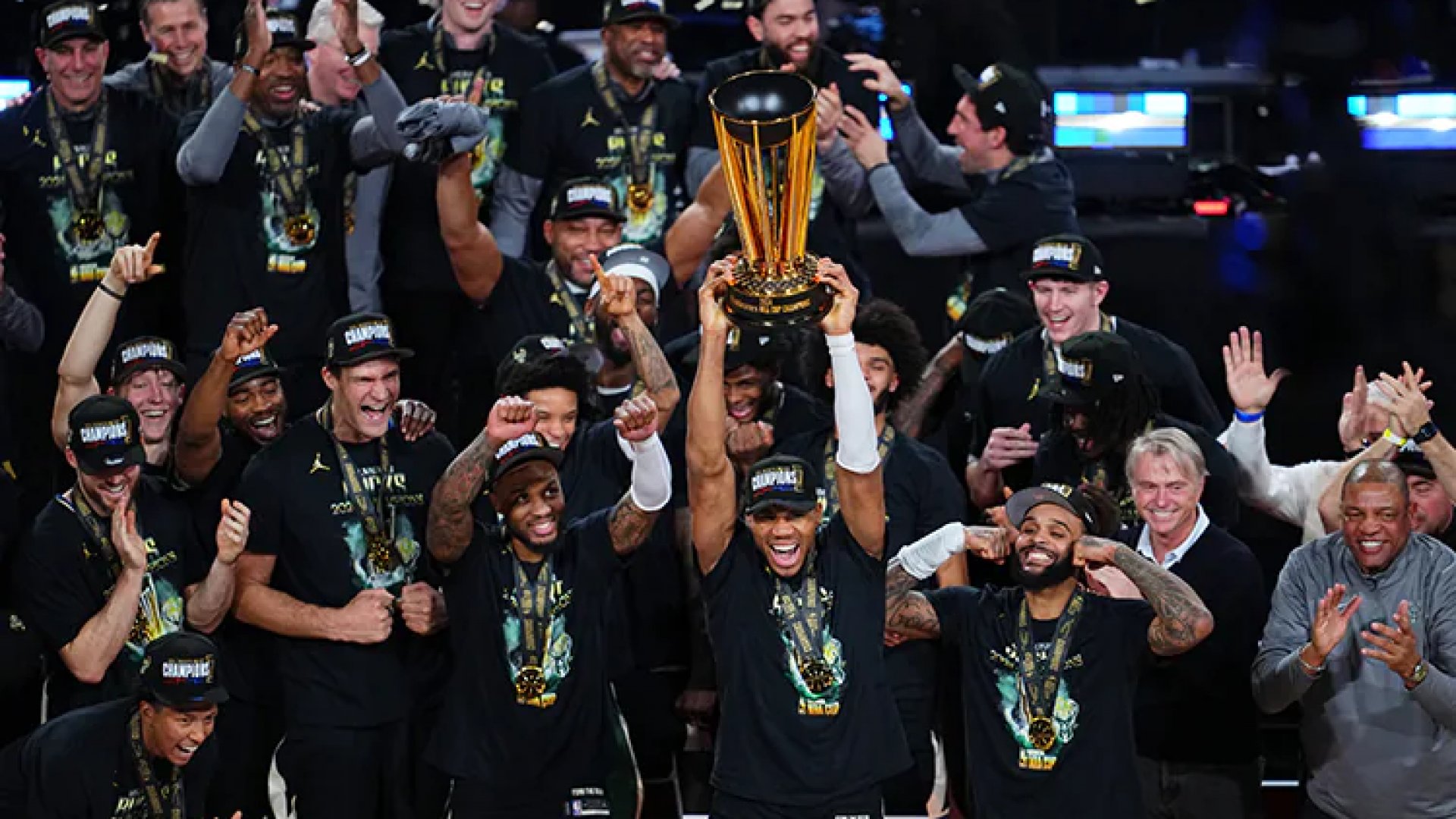 Bucks se imponen ante Thunder y son campeones de la NBA Cup
