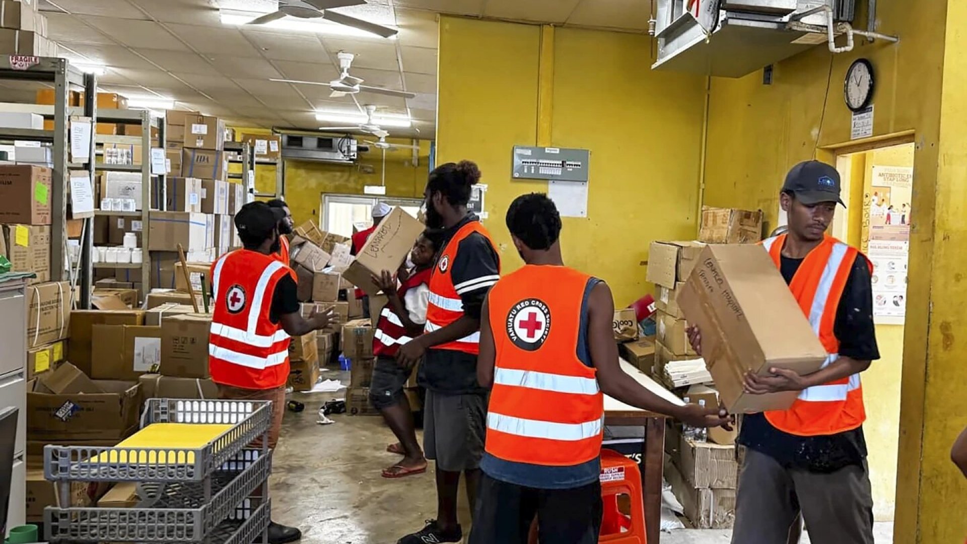 Rescatistas buscan supervivientes del terremoto de Vanuatu