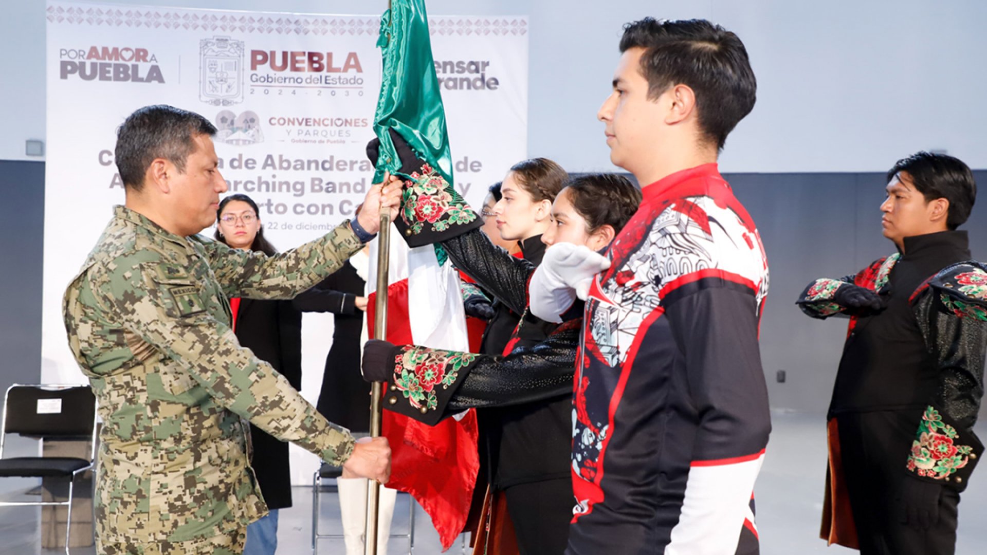 Abandera Gobierno de Puebla a jóvenes de “All Star Marching Band”