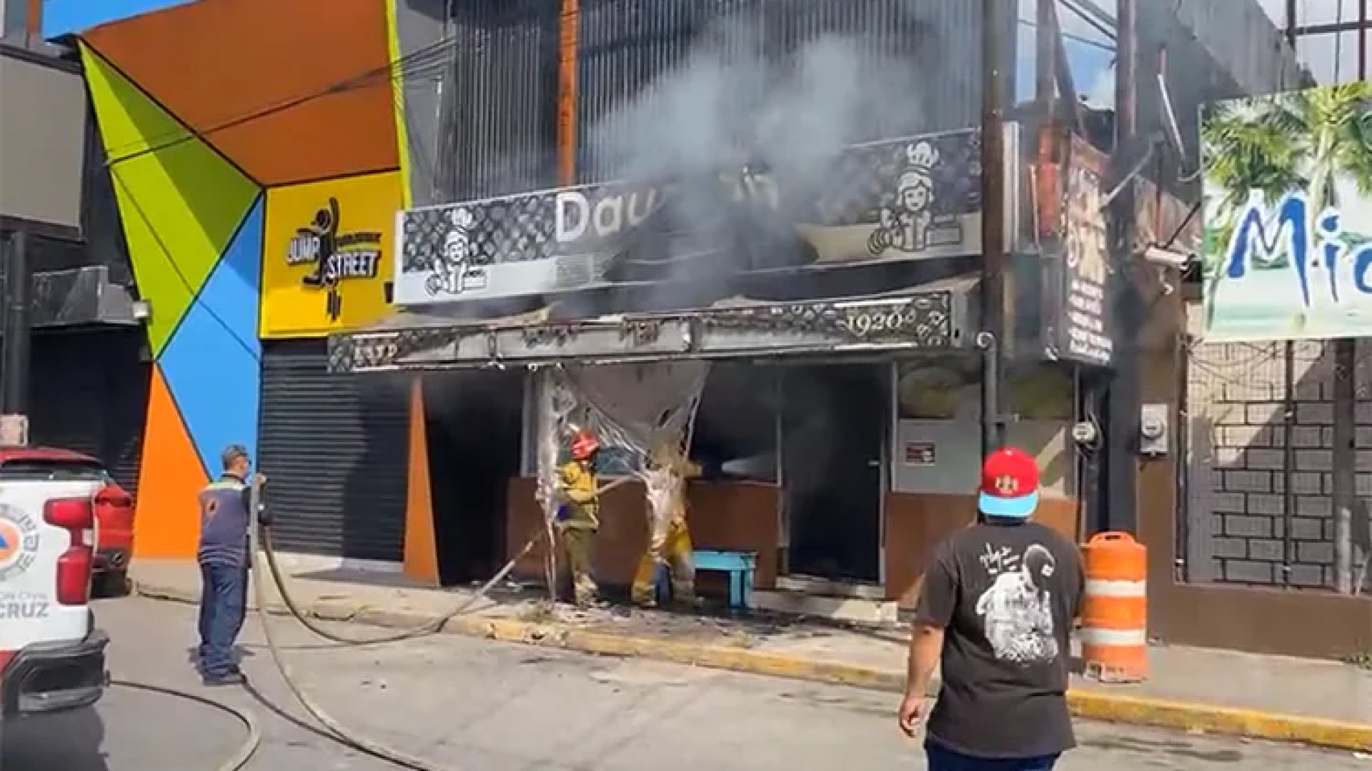 Por incendio en pastelería Dauzón de Poza Rica, procesan a tres presuntos criminales