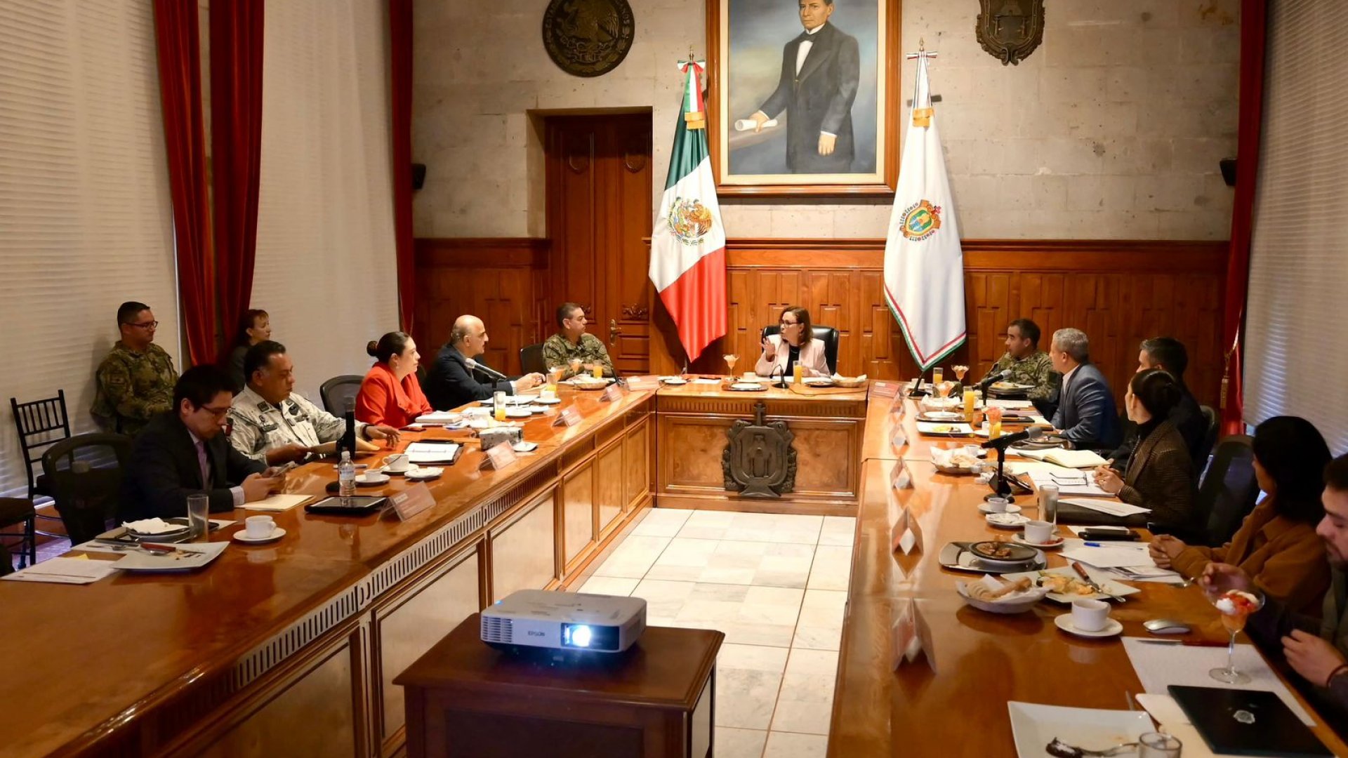 Evalúa Rocío Nahle seguridad y movilidad carretera