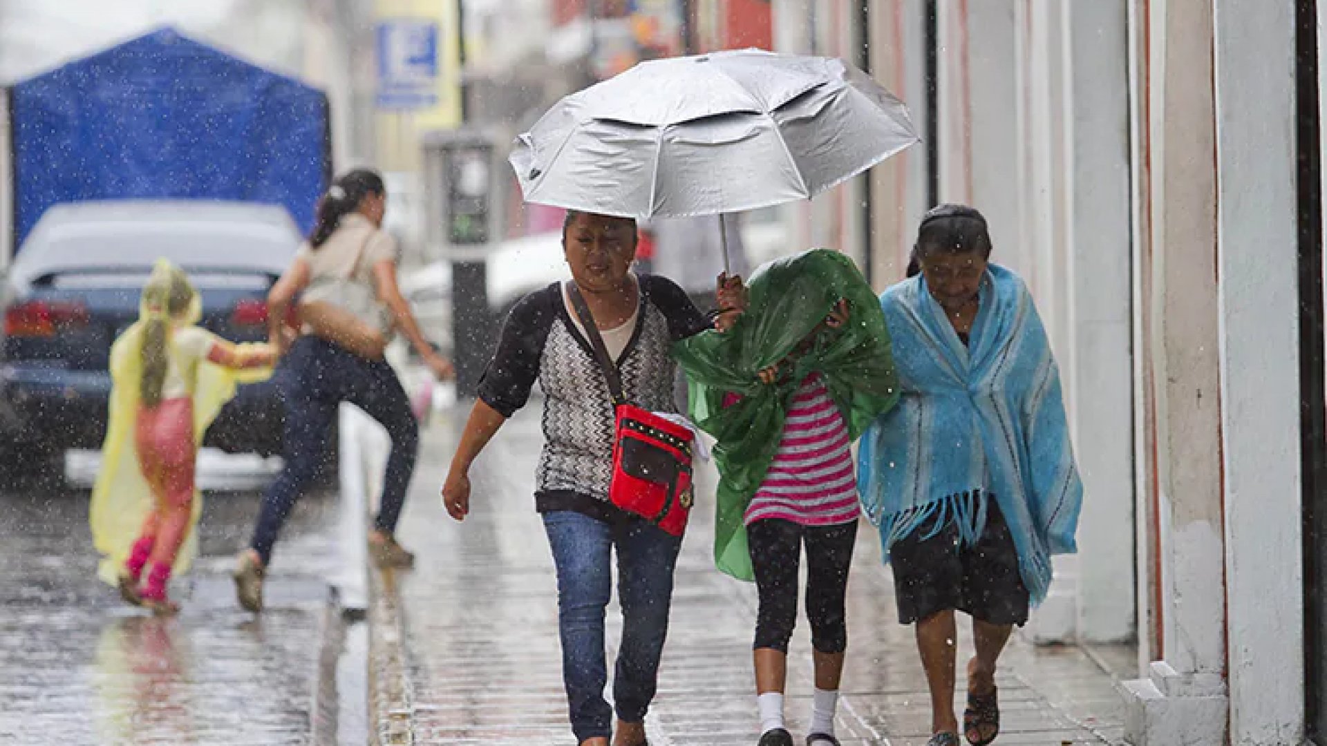 Frente frío 19 provocará fuertes lluvias en Quintana Roo y Yucatán