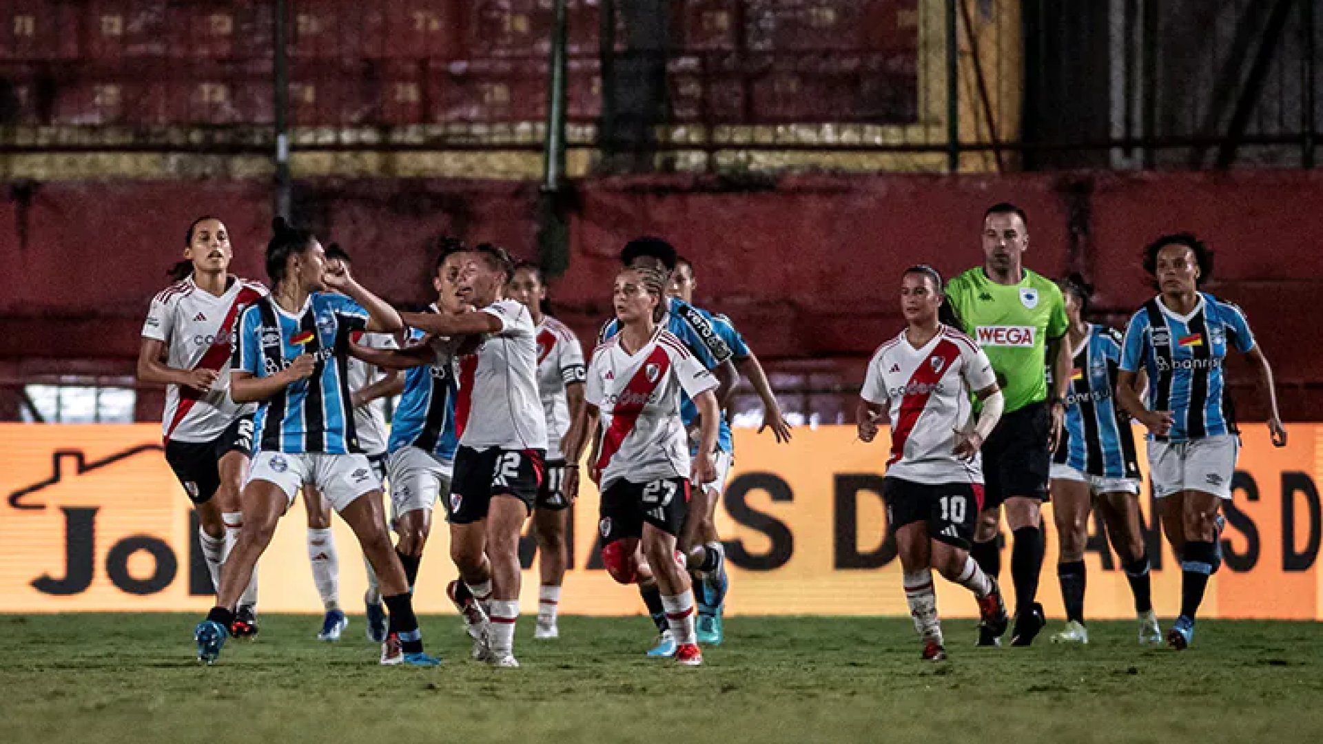 Jugadoras de River Plate salen de prisión tras presuntos actos de racismo