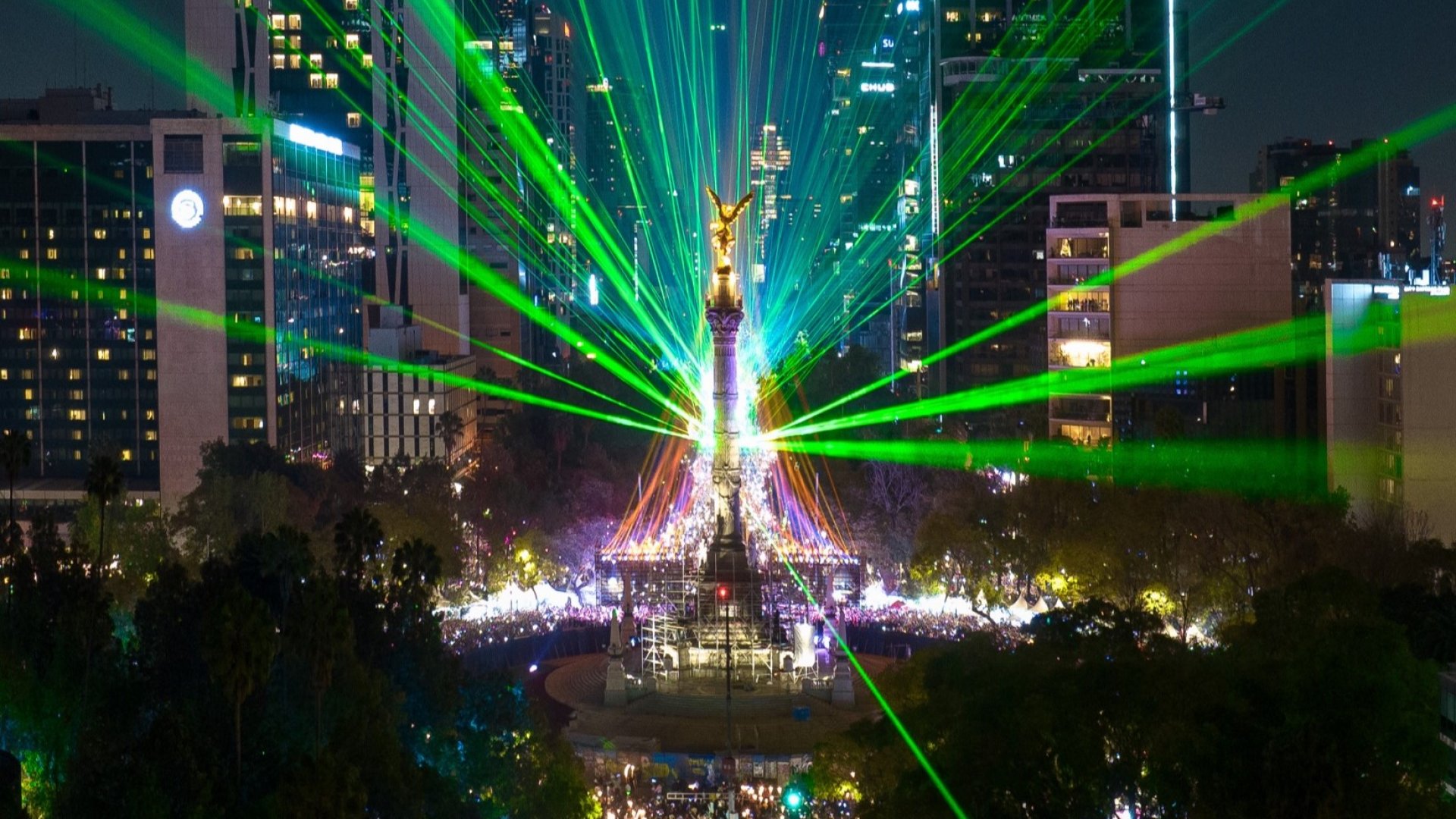 PolyMarchs hace historia con más de 200 mil personas bailando en Reforma